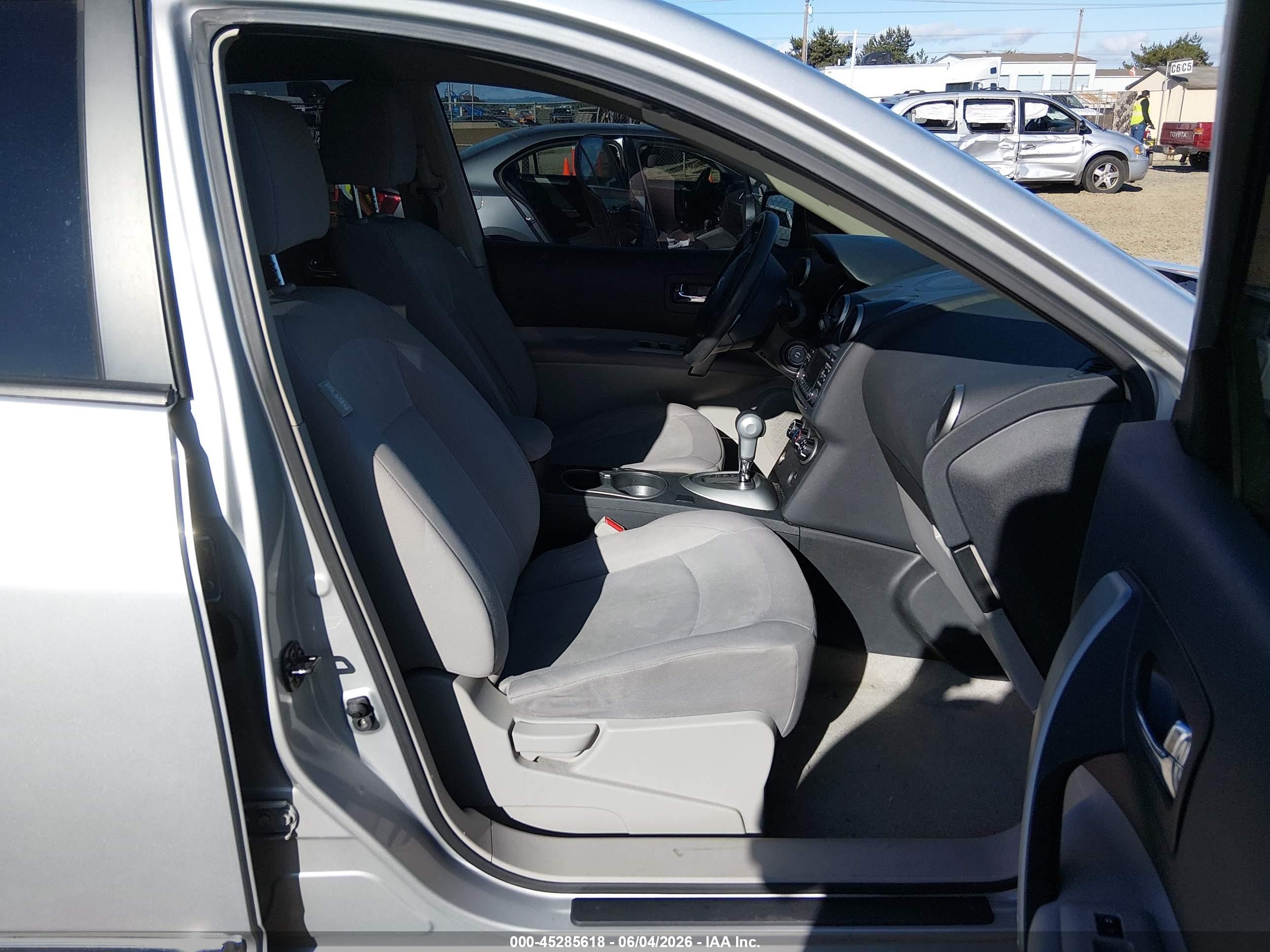 2012 Nissan Rogue S Серебряный vin: JN8AS5MT1CW290075