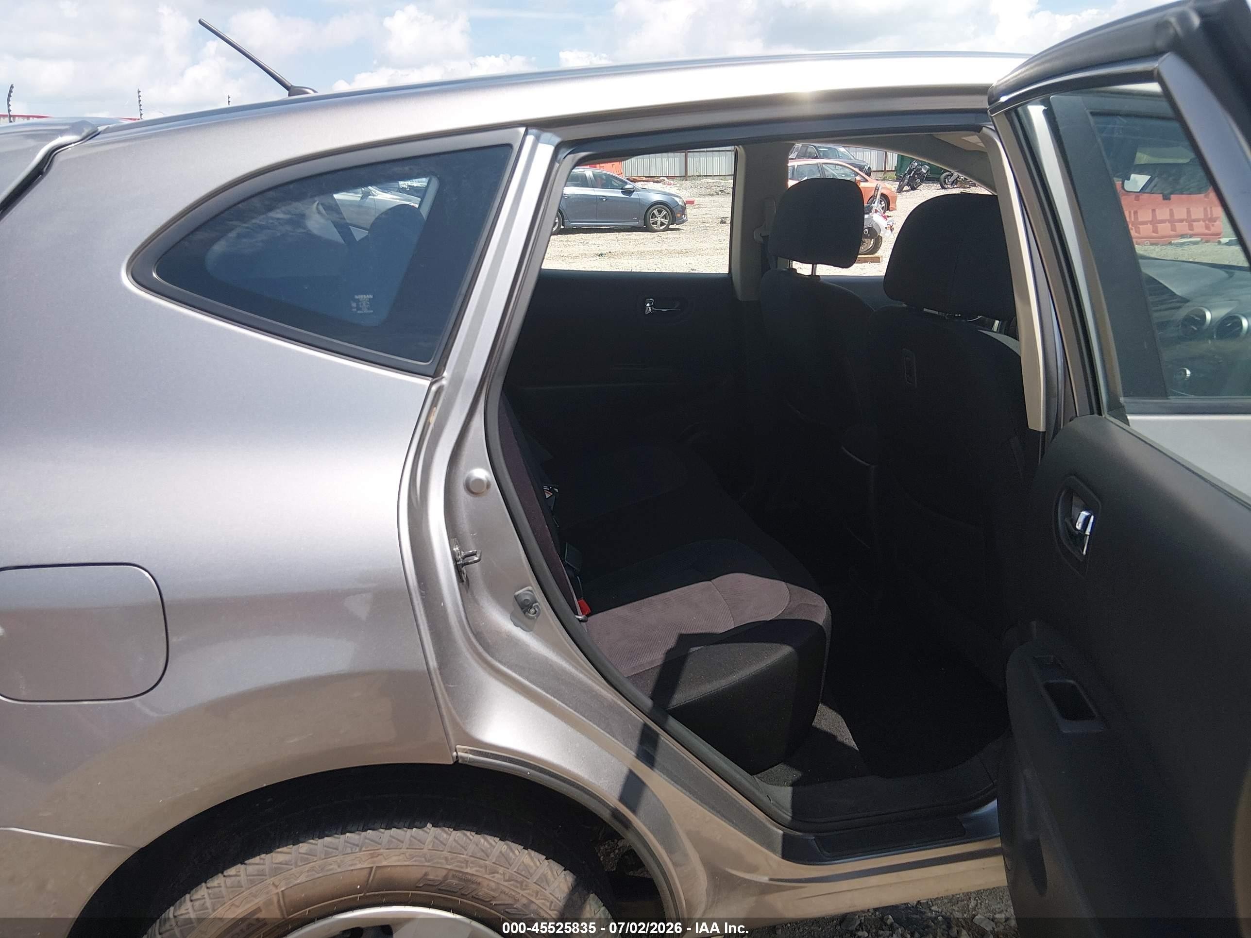 2012 Nissan Rogue S Silver vin: JN8AS5MT1CW610043