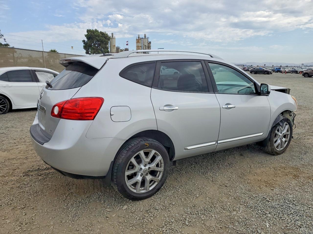 2013 Nissan Rogue S Silver vin: JN8AS5MT1DW528816