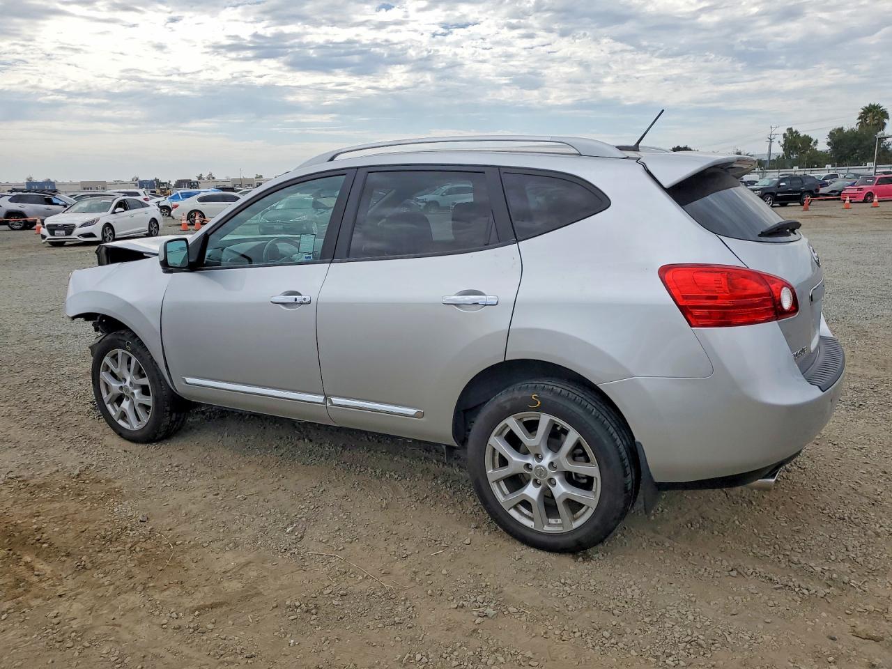 2013 Nissan Rogue S Silver vin: JN8AS5MT1DW528816