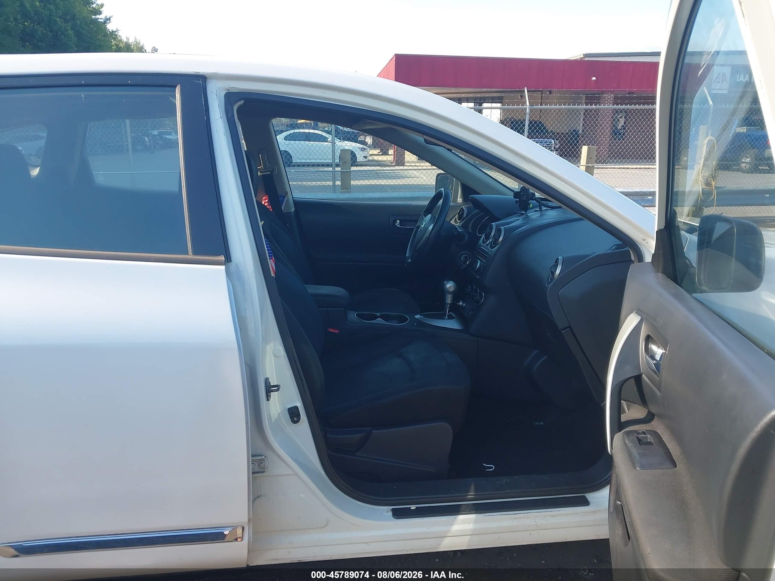 2014 Nissan Rogue Select S Белый vin: JN8AS5MT1EW600681