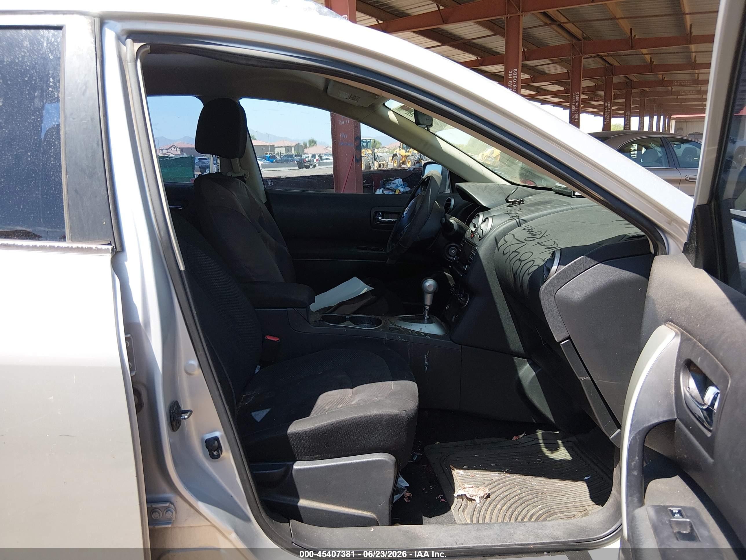 2014 Nissan Rogue Select S Silver vin: JN8AS5MT1EW608425