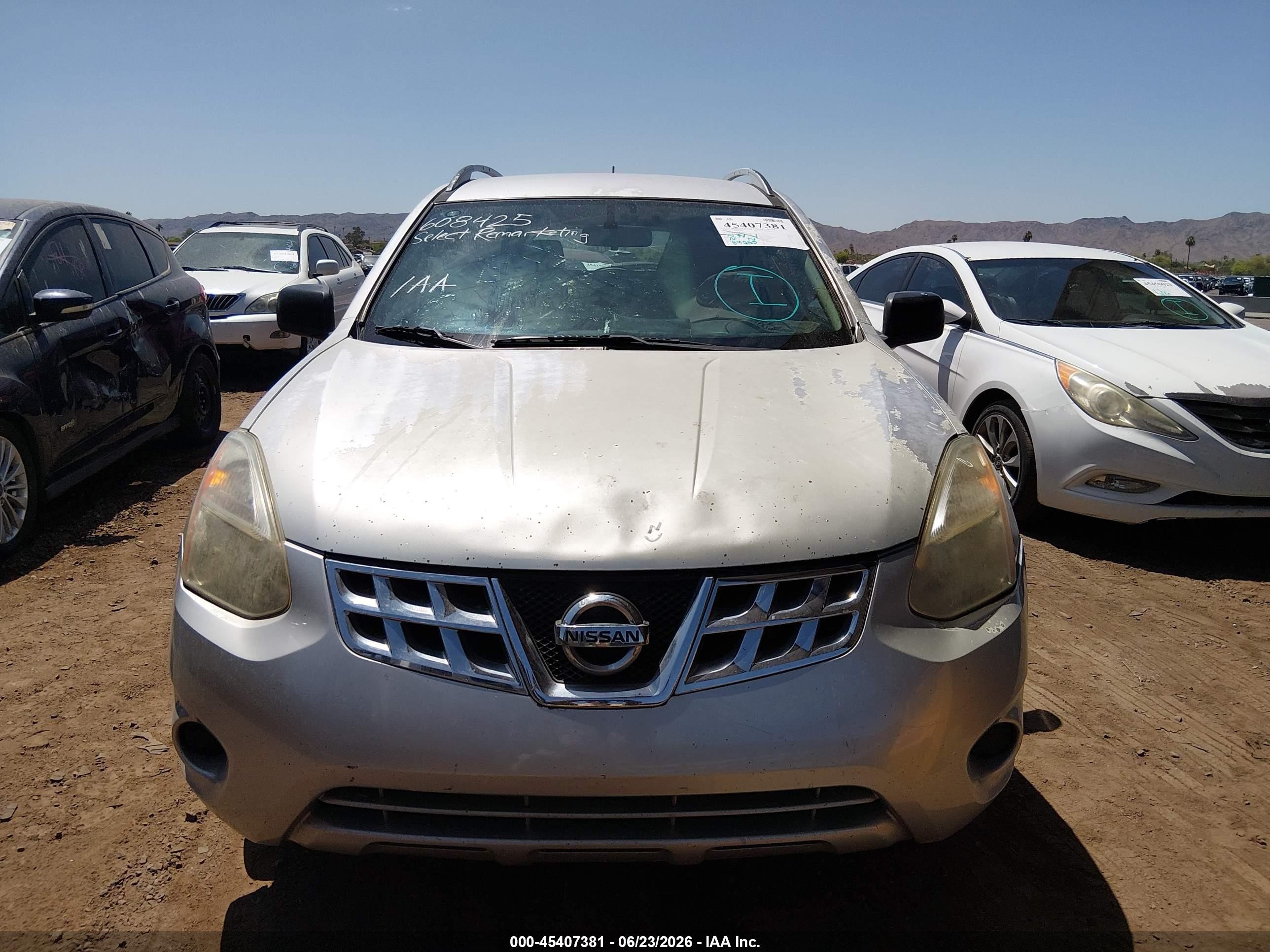 2014 Nissan Rogue Select S Silver vin: JN8AS5MT1EW608425