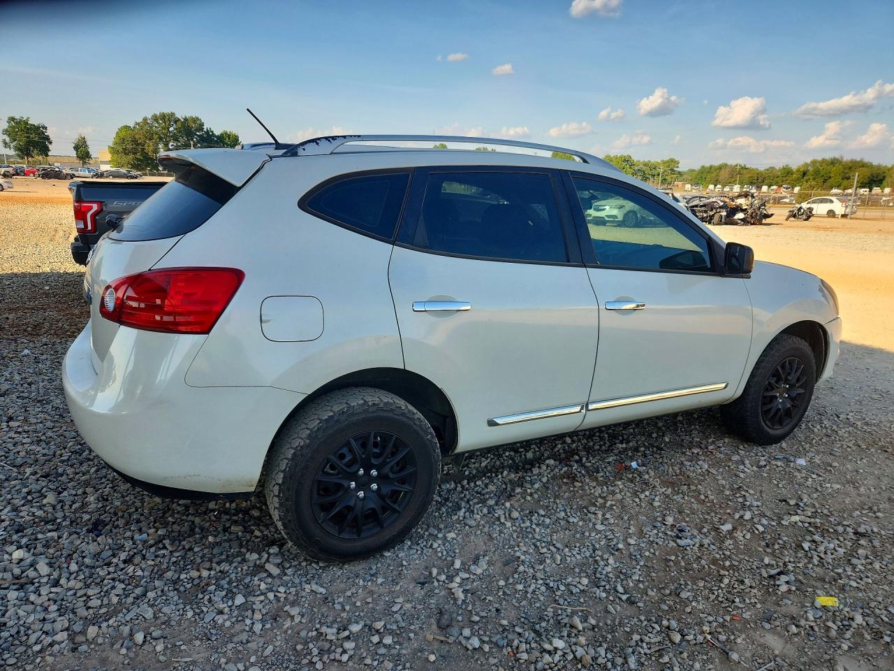 2014 Nissan Rogue Select S White vin: JN8AS5MT1EW615309