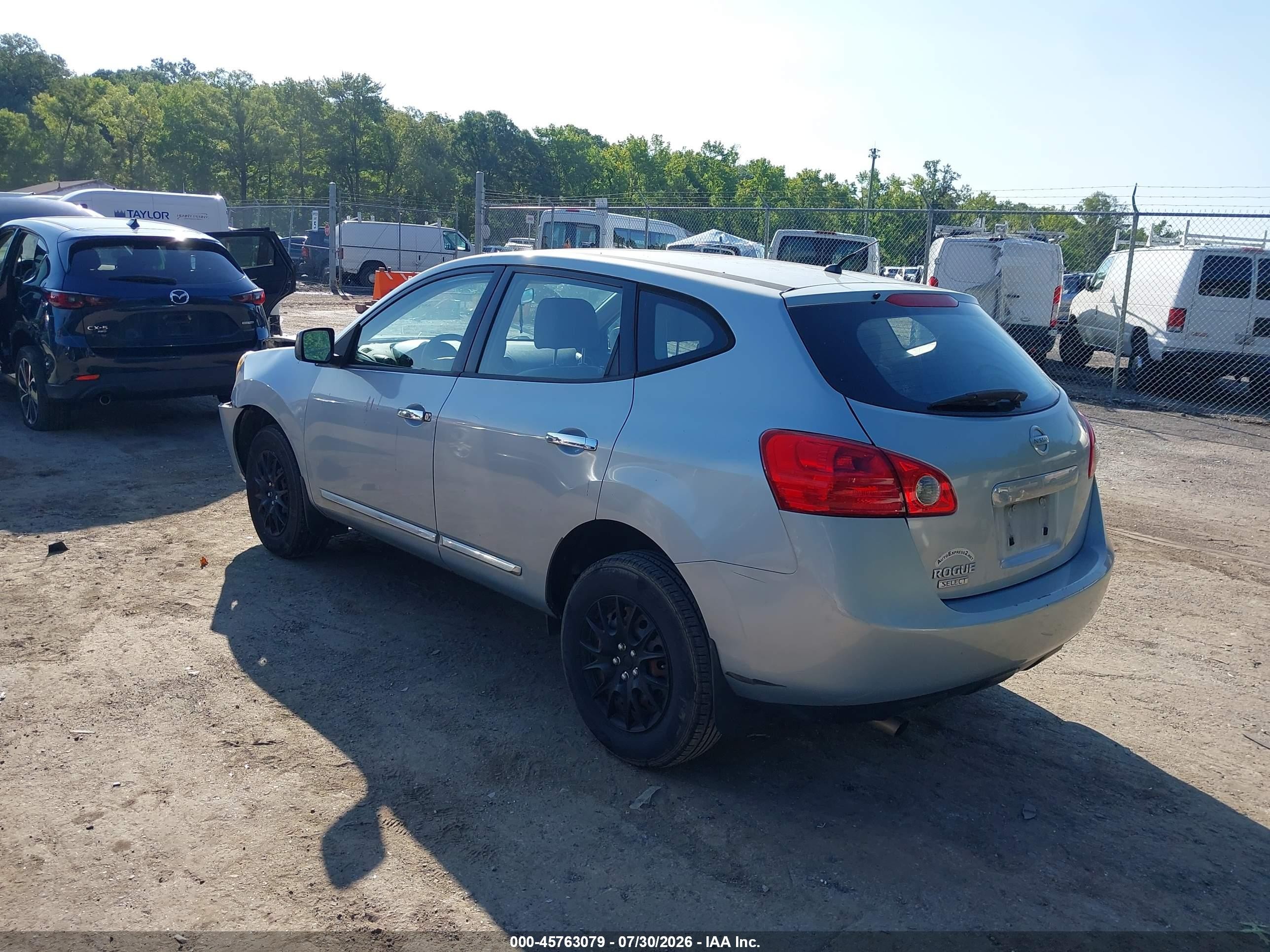 2015 Nissan Rogue Select S Silver vin: JN8AS5MT1FW158342