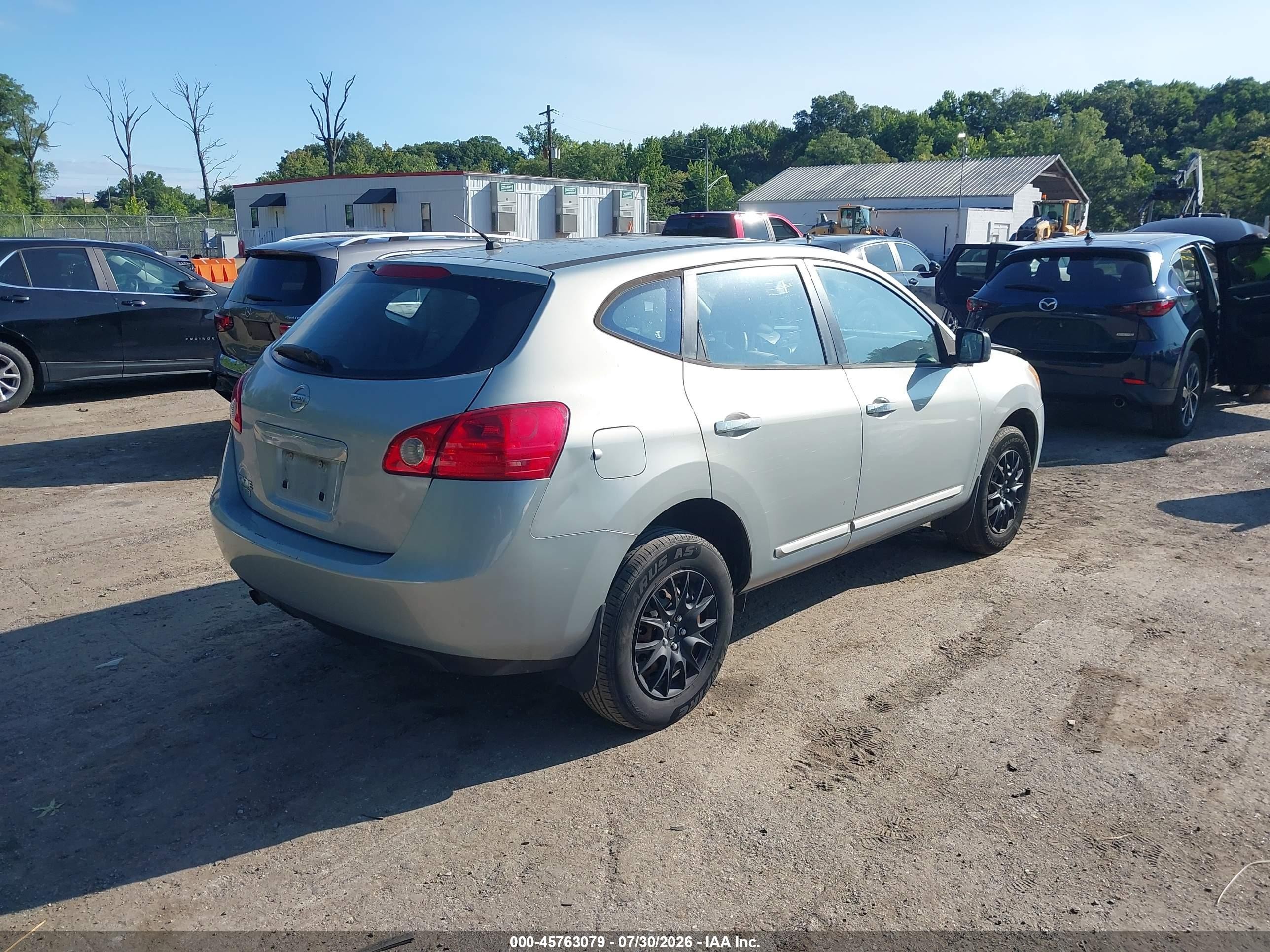 2015 Nissan Rogue Select S Silver vin: JN8AS5MT1FW158342