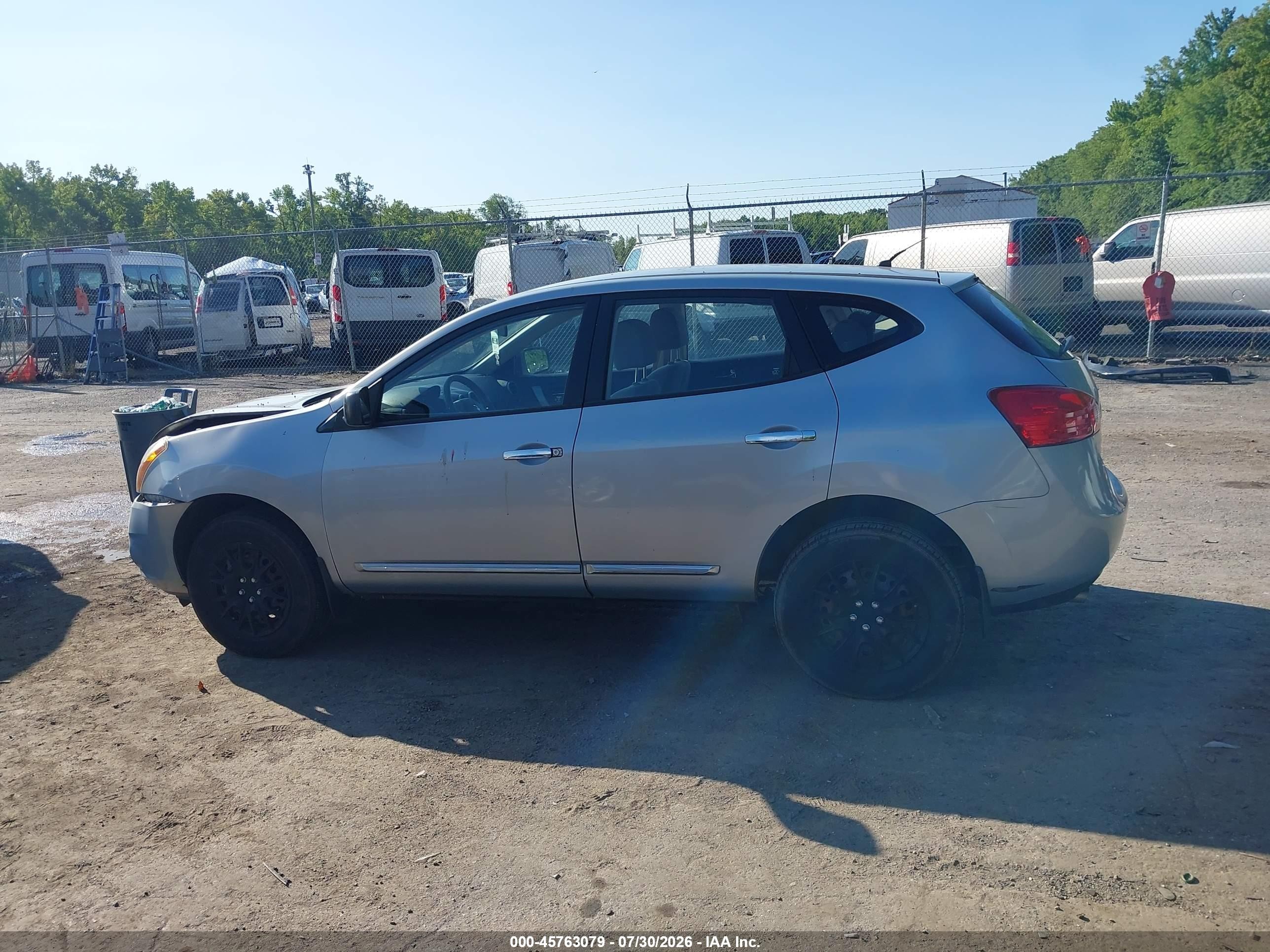 2015 Nissan Rogue Select S Silver vin: JN8AS5MT1FW158342