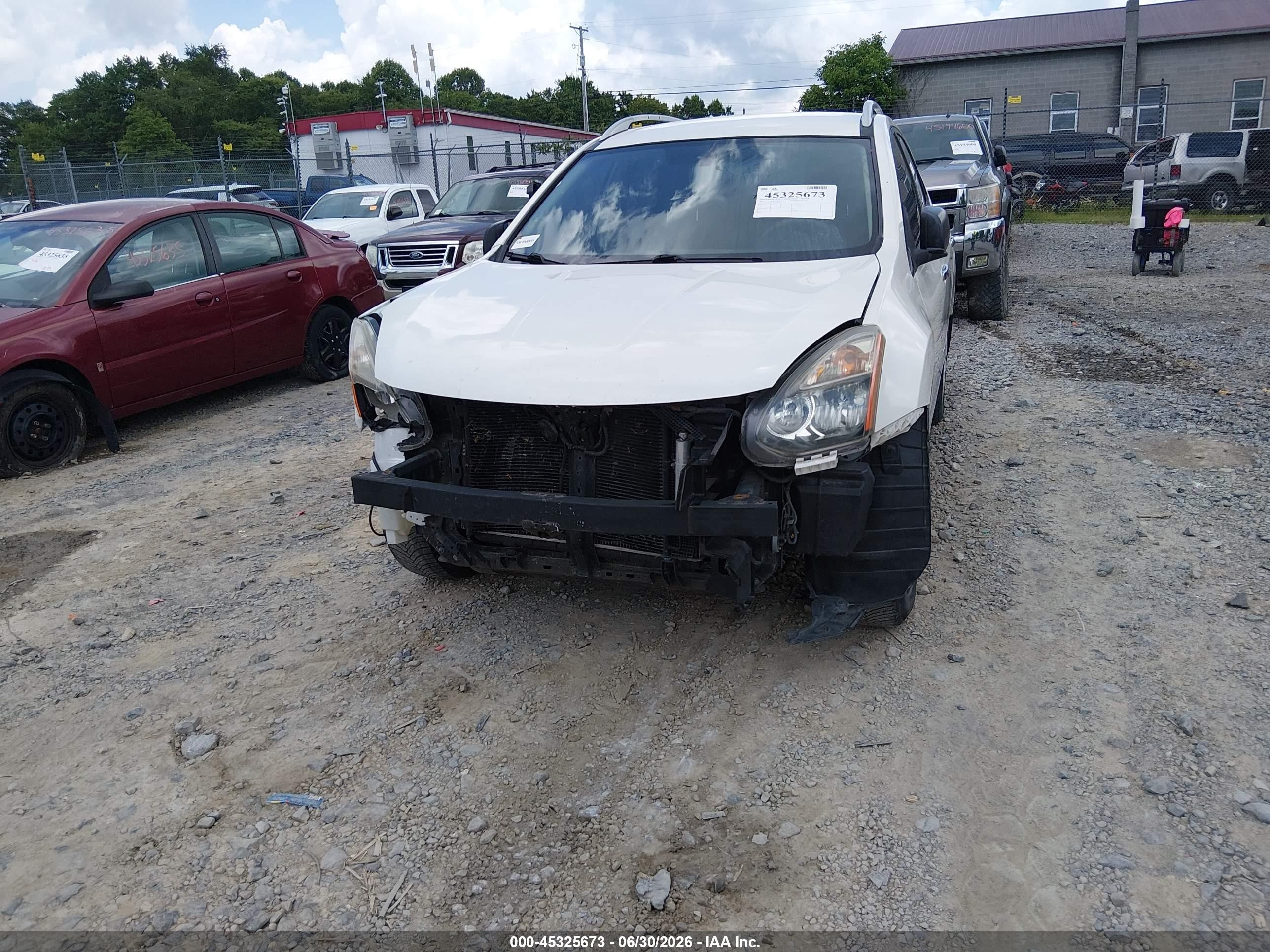 2015 Nissan Rogue Select S Белый vin: JN8AS5MT1FW160382