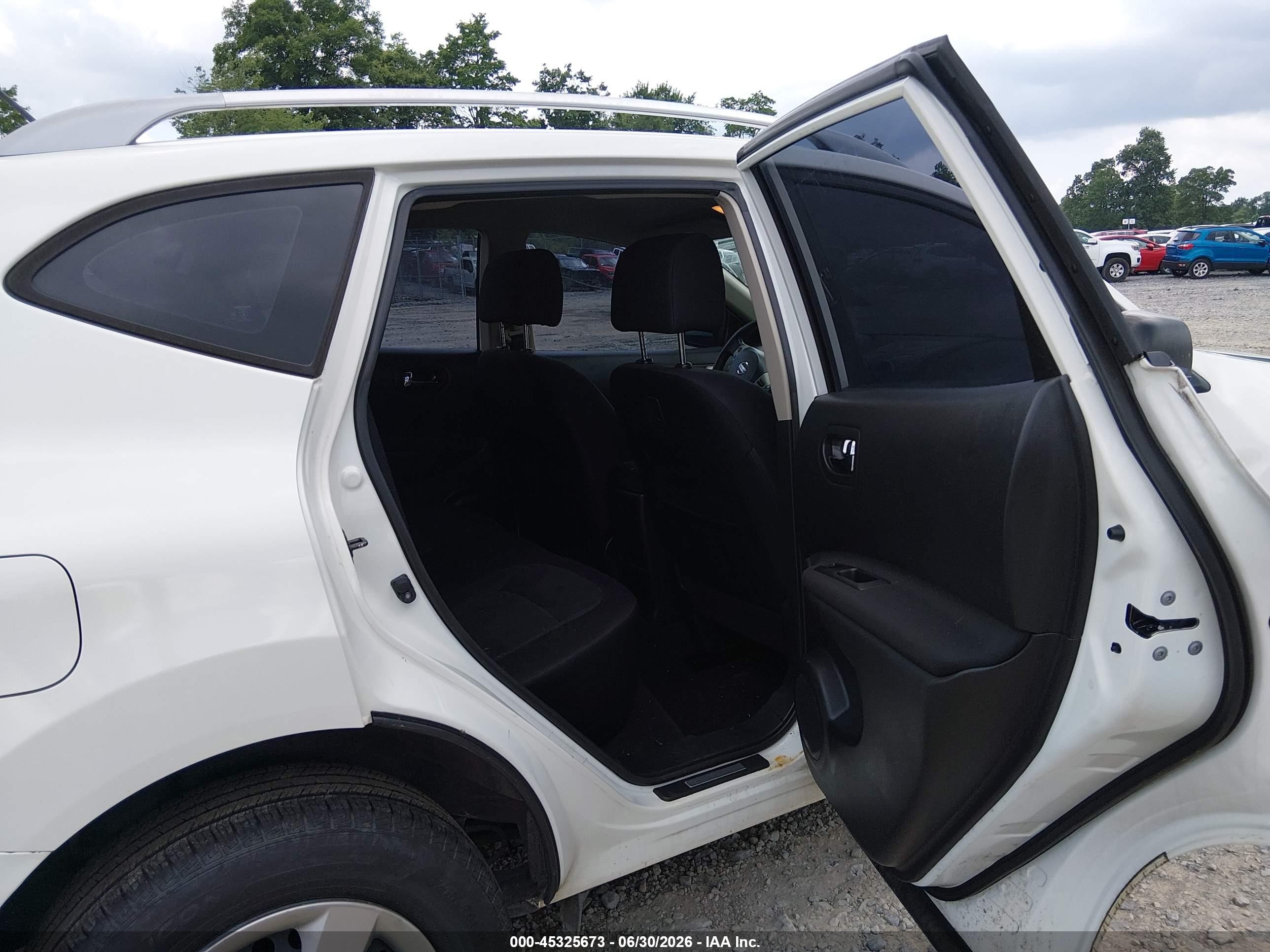 2015 Nissan Rogue Select S Белый vin: JN8AS5MT1FW160382