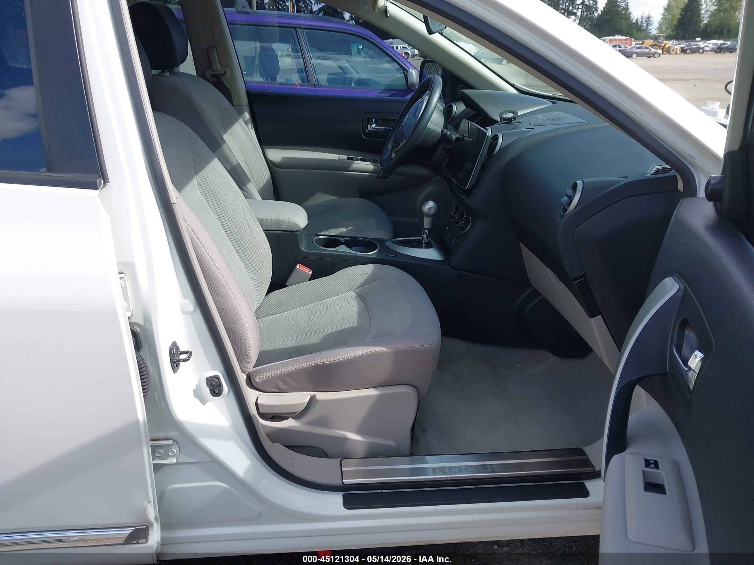 2015 Nissan Rogue Select S Белый vin: JN8AS5MT1FW651602