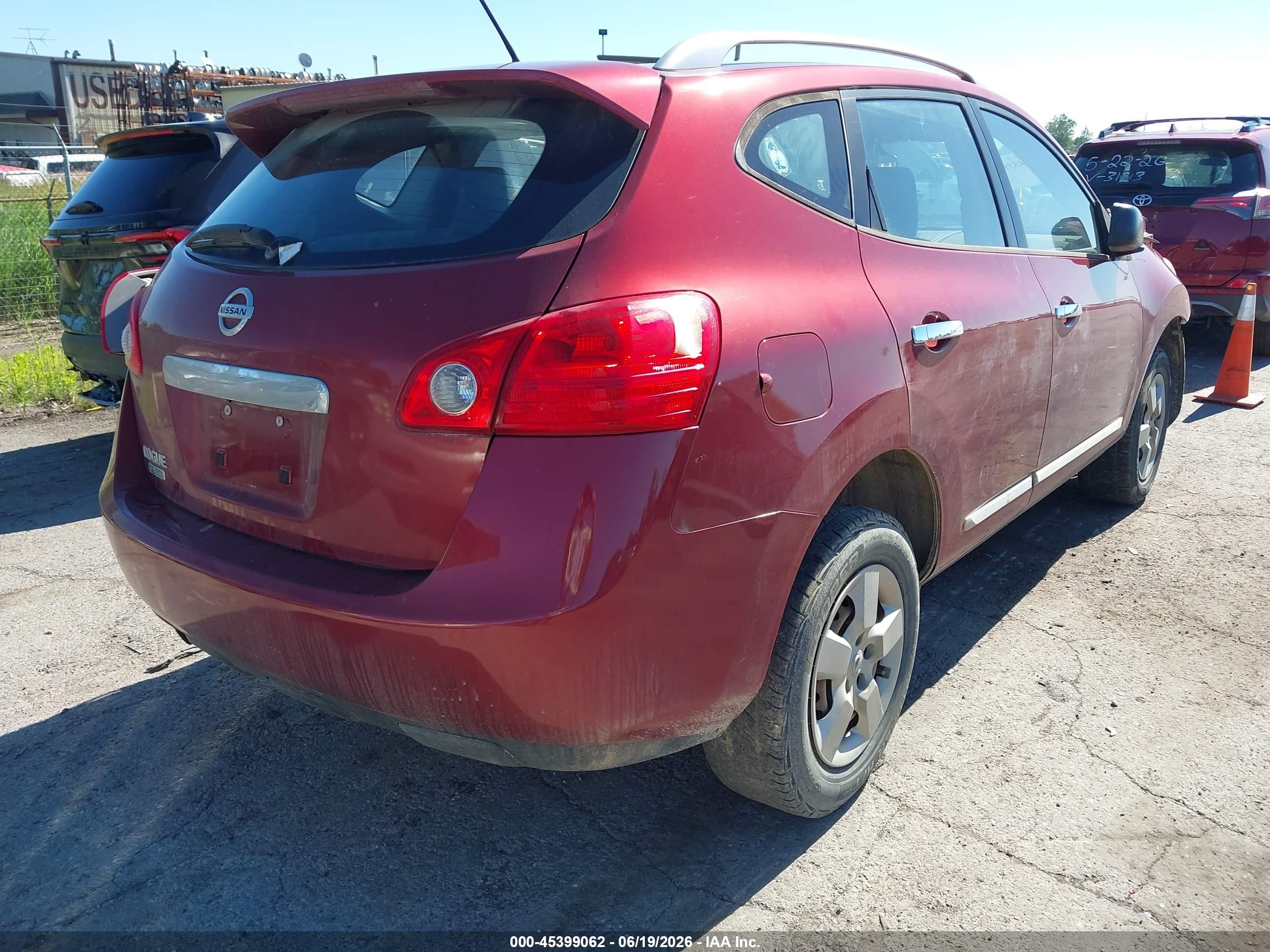 2015 Nissan Rogue Select S Red vin: JN8AS5MT1FW658131