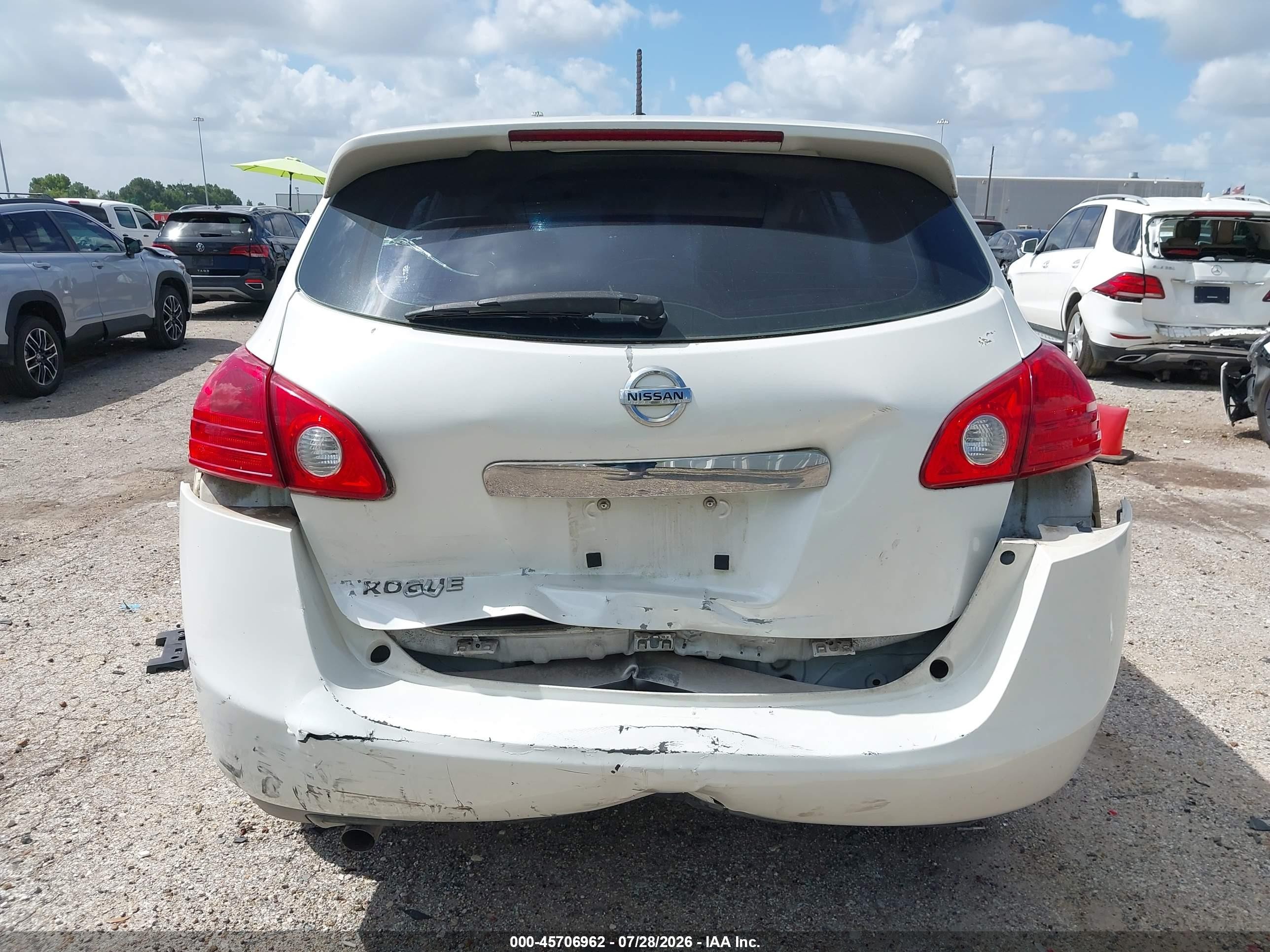 2011 Nissan Rogue S White vin: JN8AS5MT2BW153953