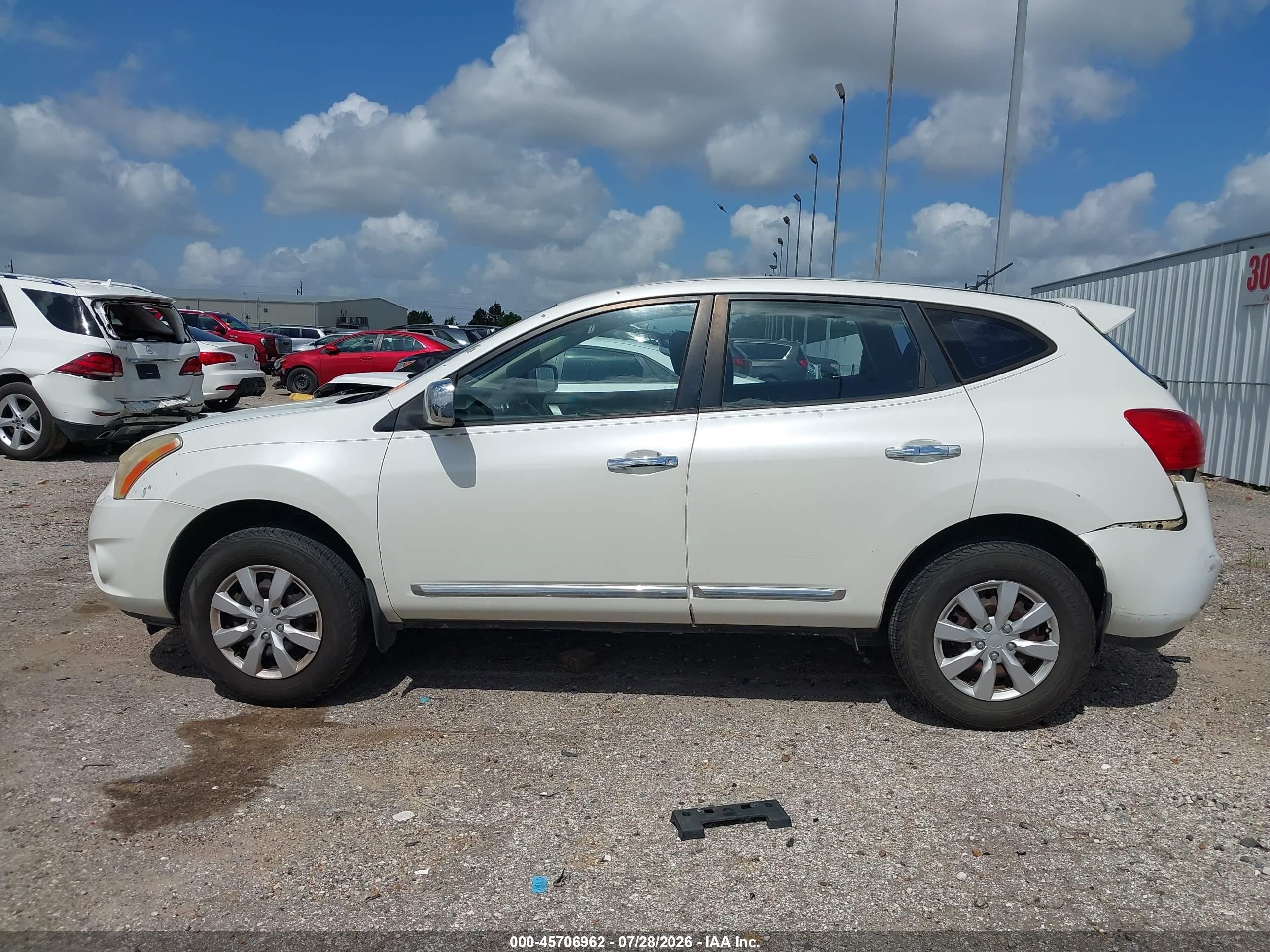 2011 Nissan Rogue S White vin: JN8AS5MT2BW153953