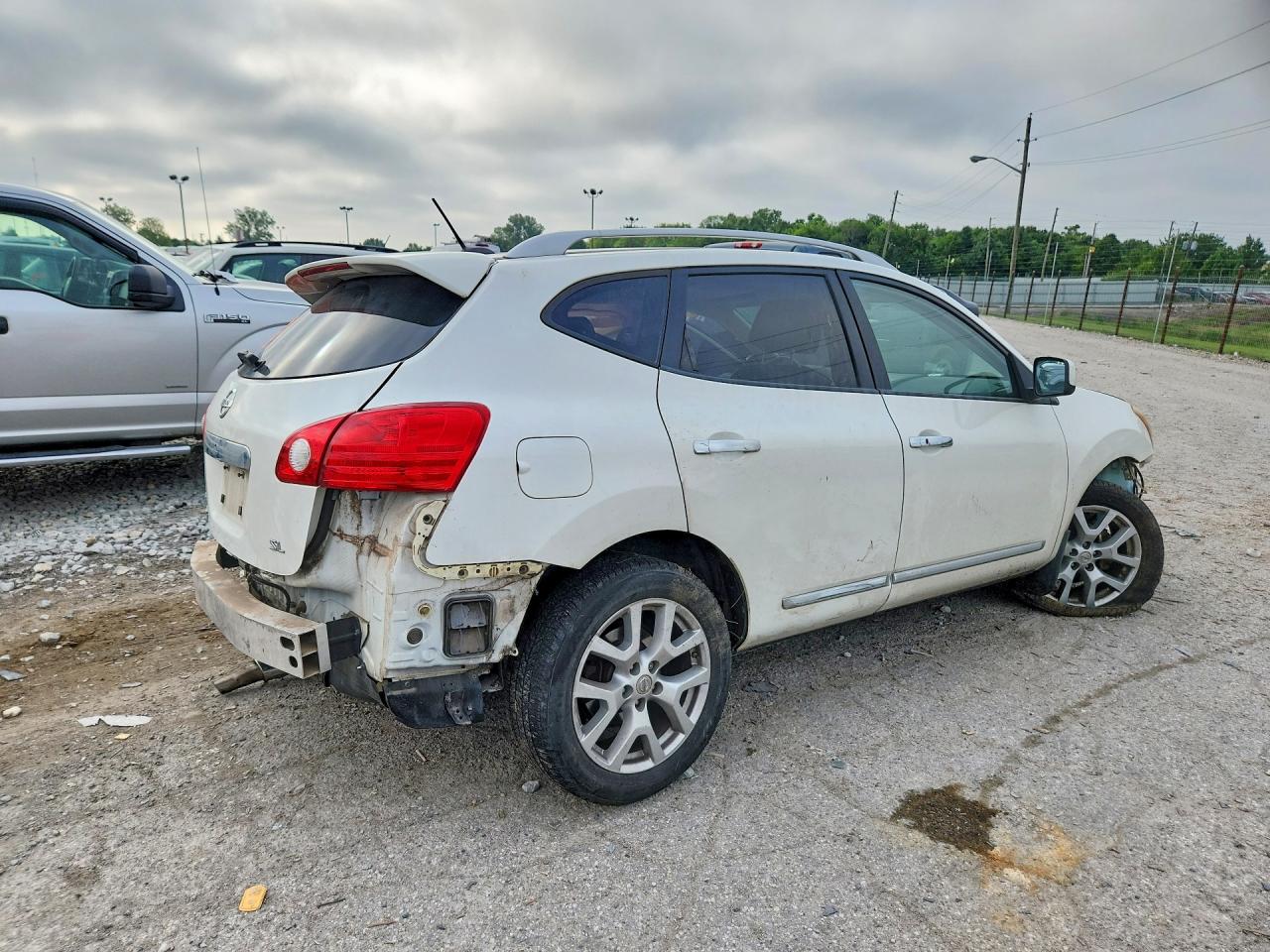 2011 Nissan Rogue S White vin: JN8AS5MT2BW176598