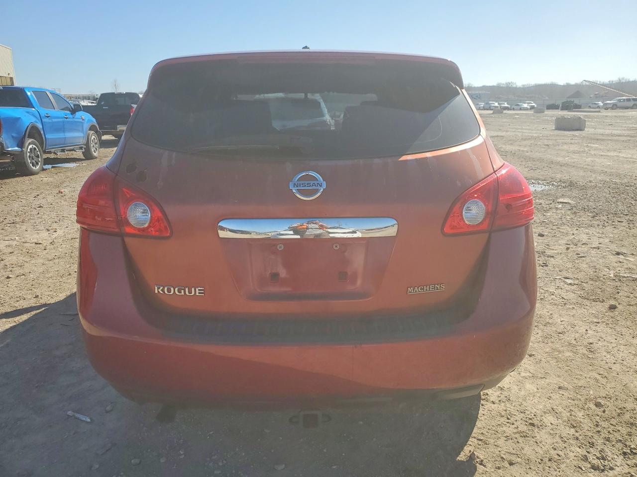 2011 Nissan Rogue S/sv/krom Red vin: JN8AS5MT2BW181199