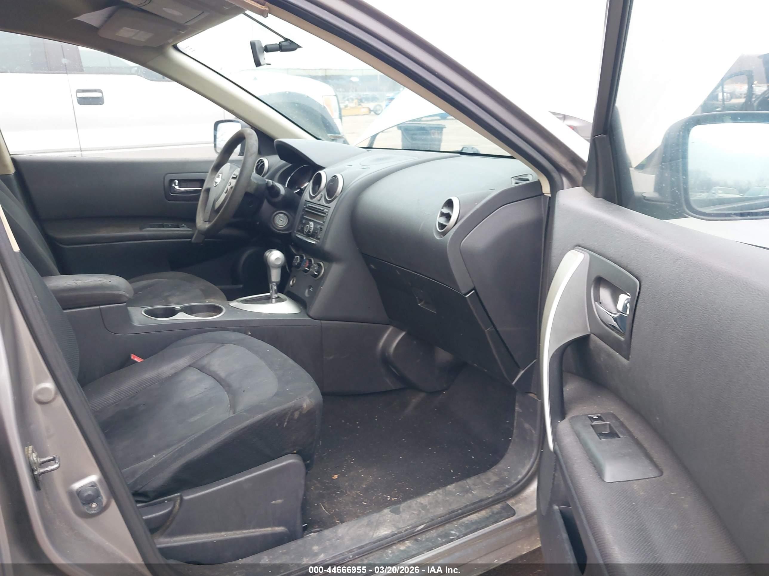 2011 Nissan Rogue S Silver vin: JN8AS5MT2BW184541