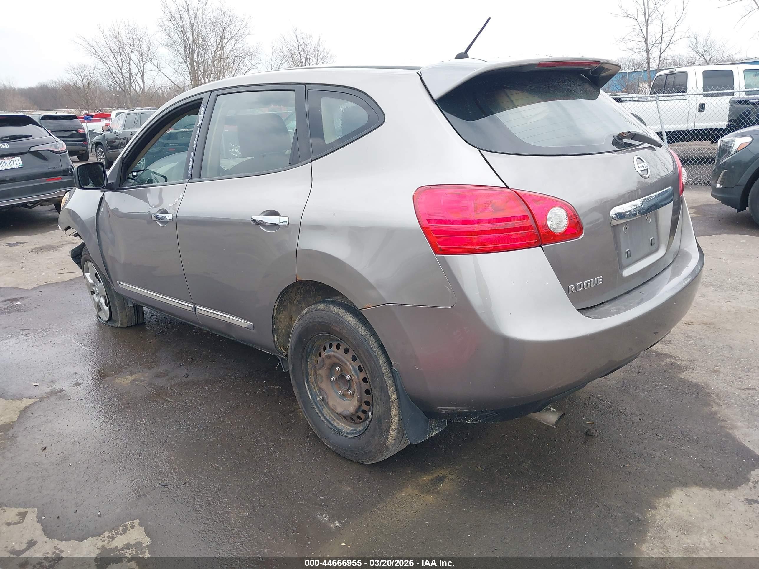 2011 Nissan Rogue S Silver vin: JN8AS5MT2BW184541