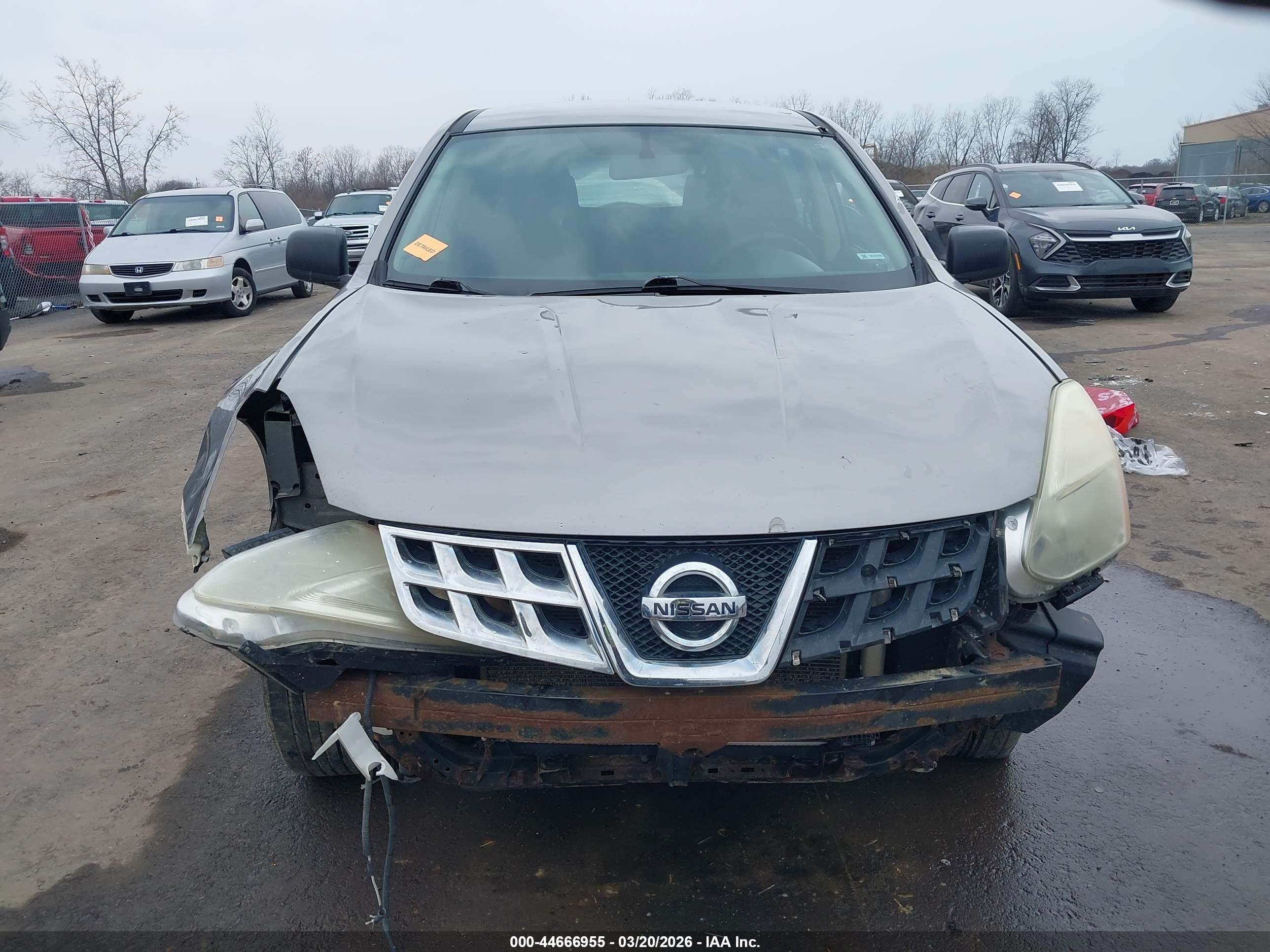 2011 Nissan Rogue S Silver vin: JN8AS5MT2BW184541