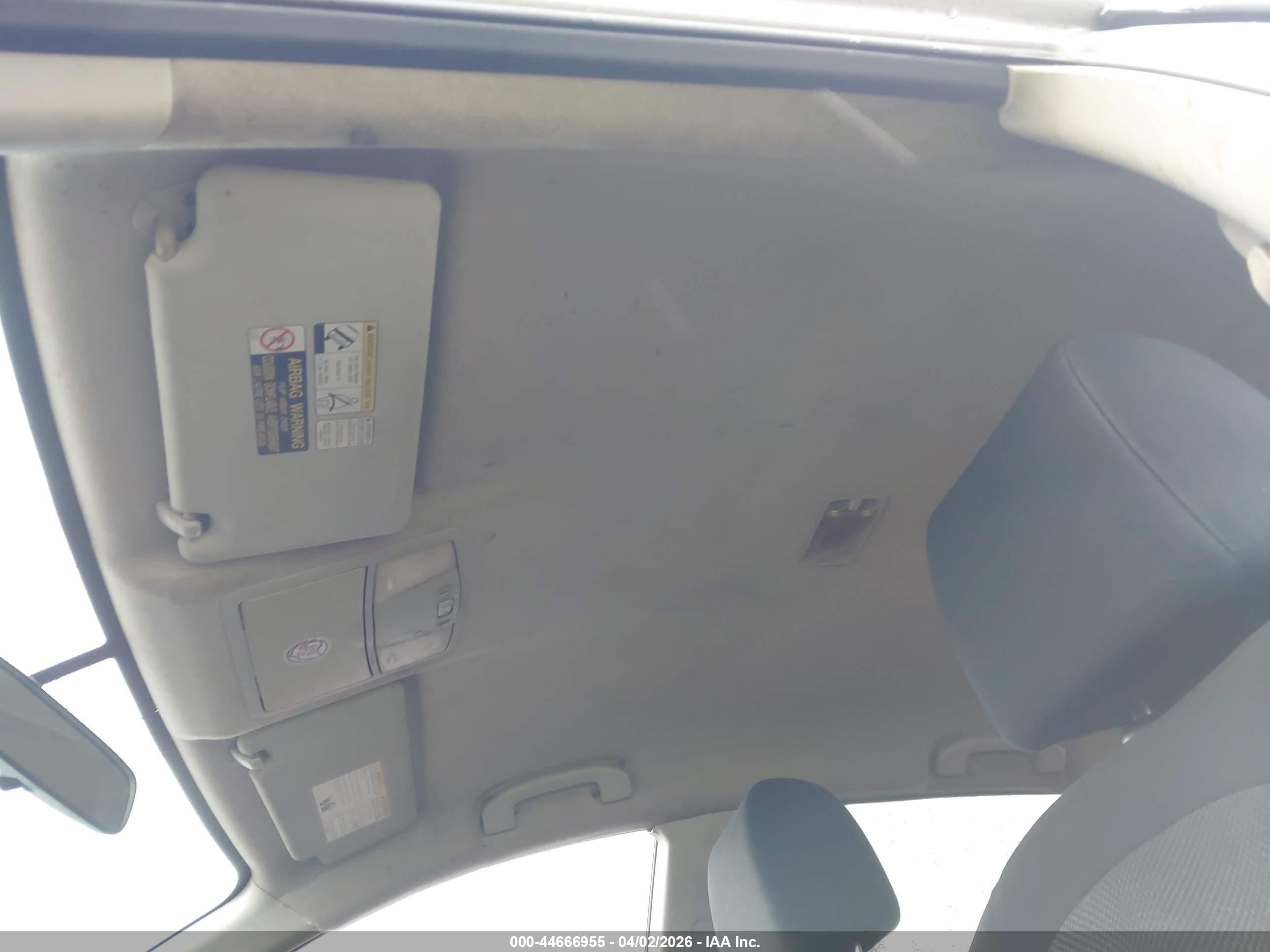 2011 Nissan Rogue S Silver vin: JN8AS5MT2BW184541