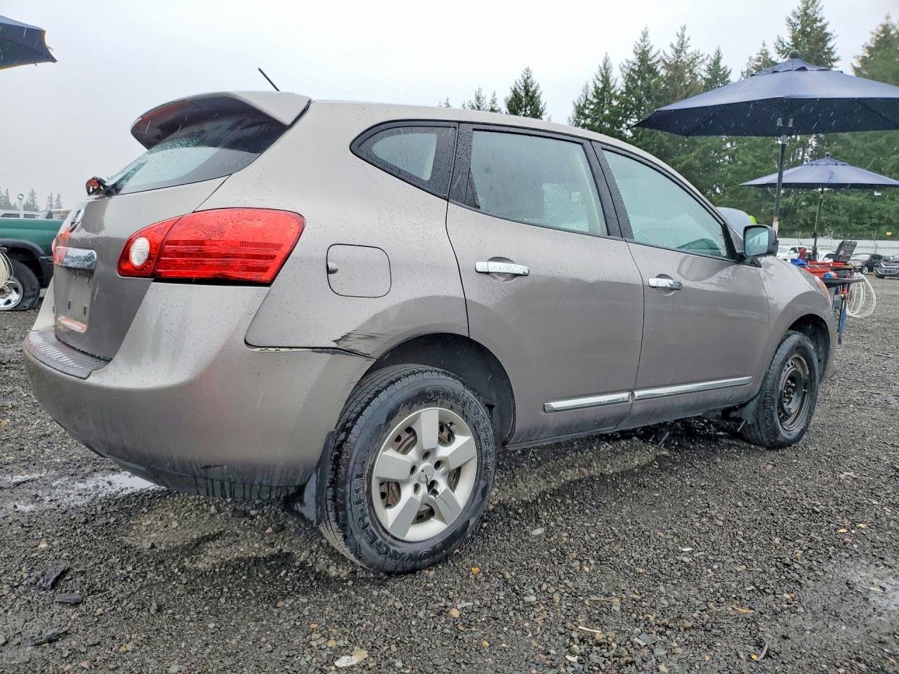 2011 Nissan Rogue S Silver vin: JN8AS5MT2BW568982