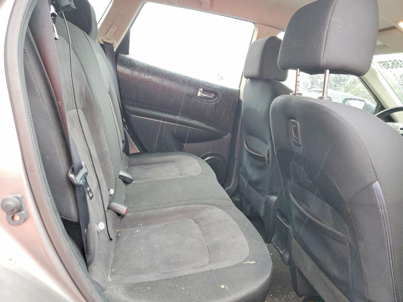 2011 Nissan Rogue S Silver vin: JN8AS5MT2BW568982