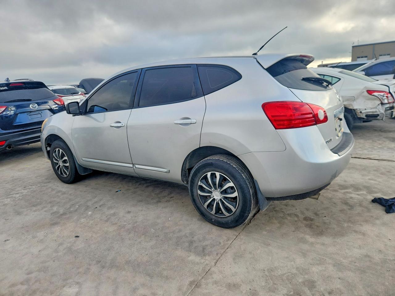 2013 Nissan Rogue S Silver vin: JN8AS5MT2DW519168