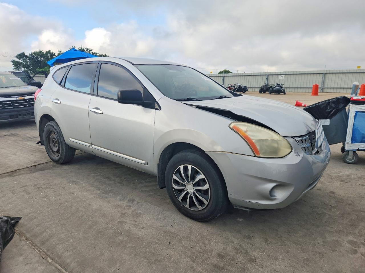 2013 Nissan Rogue S Silver vin: JN8AS5MT2DW519168
