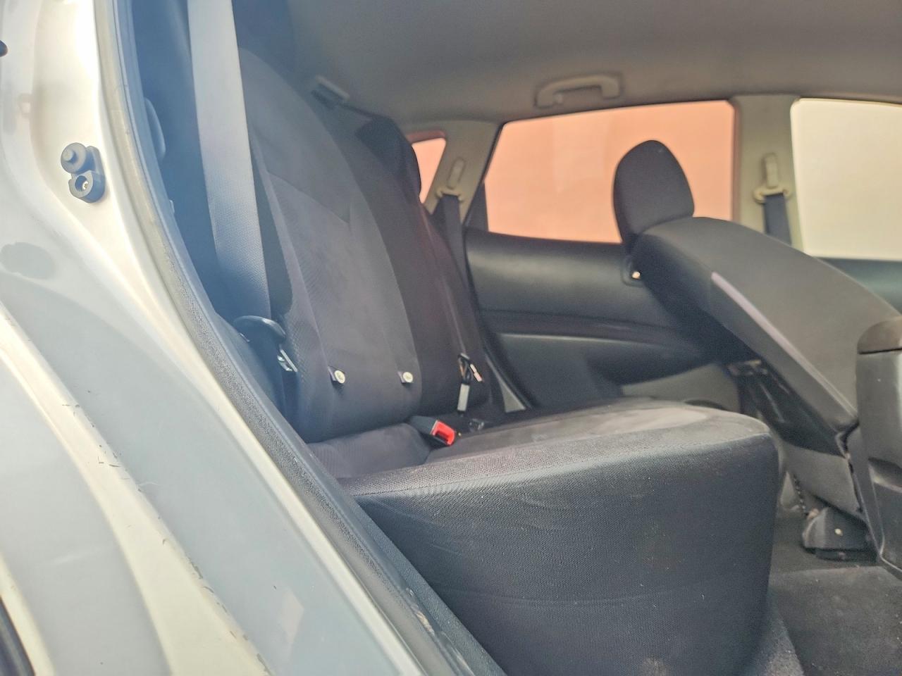 2013 Nissan Rogue S Silver vin: JN8AS5MT2DW519168