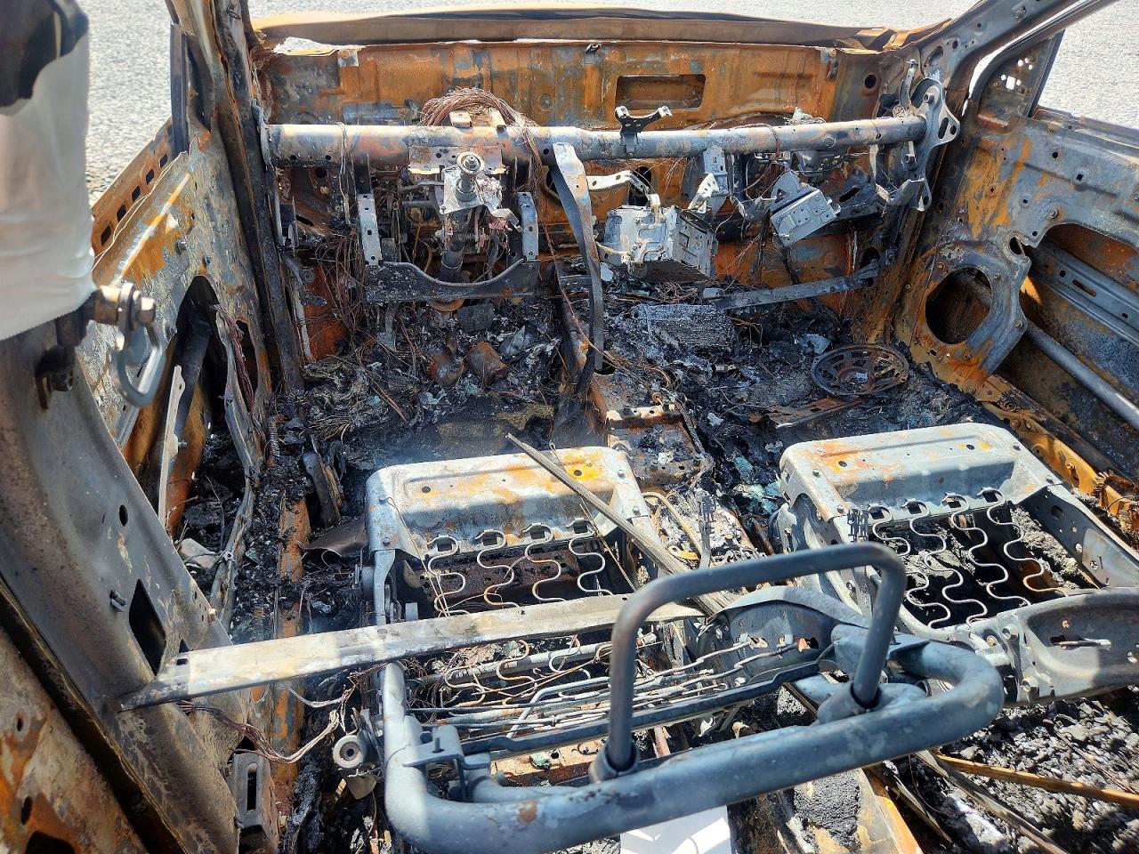 2013 Nissan Rogue S Burn vin: JN8AS5MT2DW554907