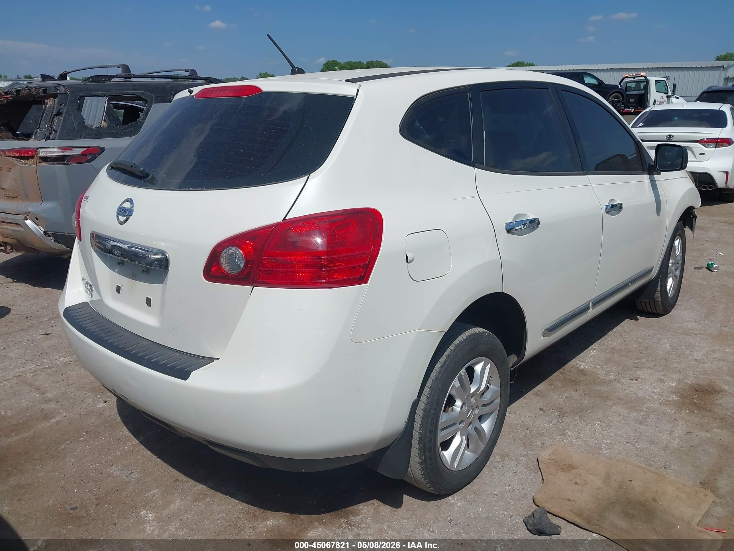 2014 Nissan Rogue Select S White vin: JN8AS5MT2EW618140