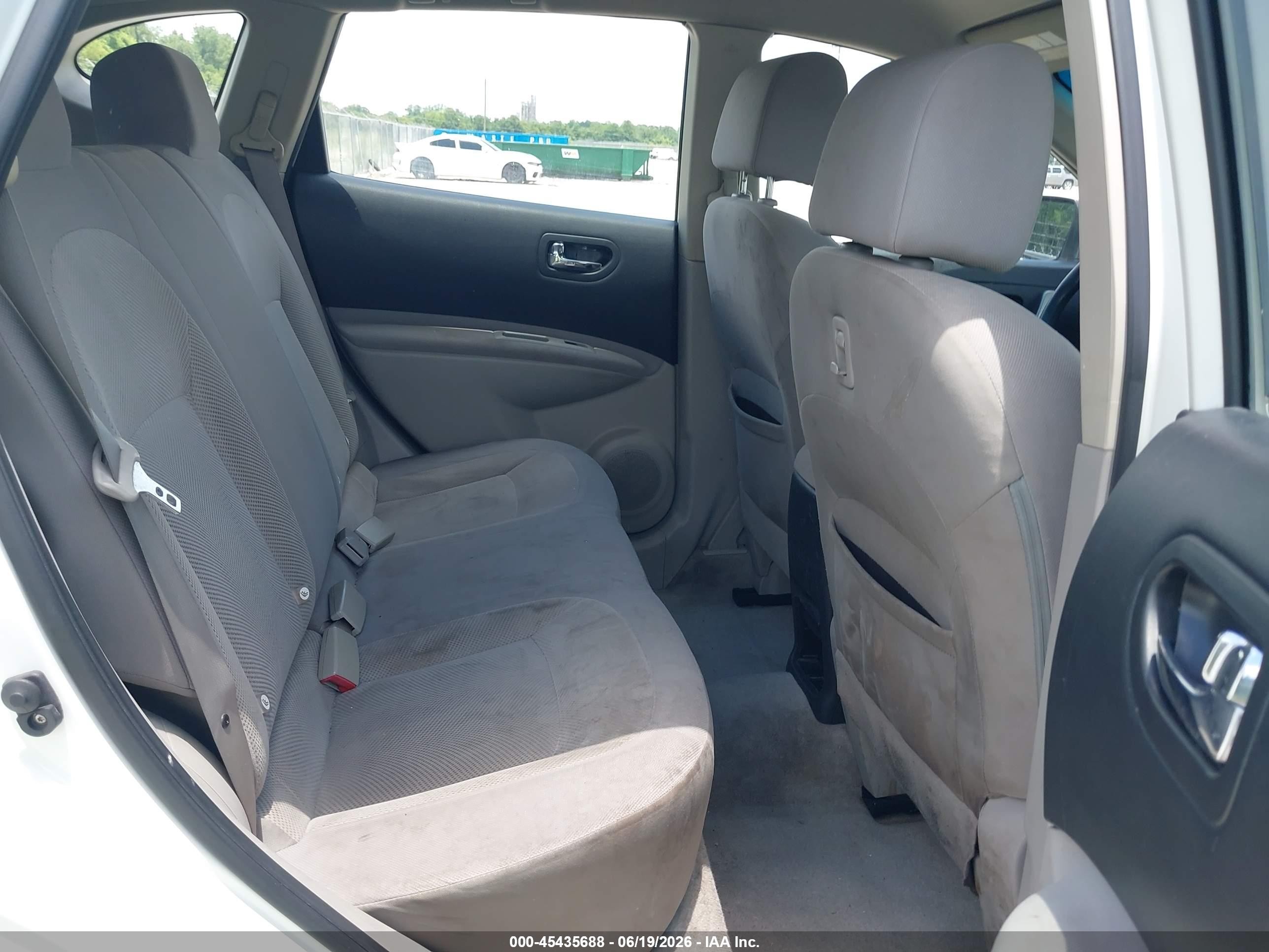 2014 Nissan Rogue Select S White vin: JN8AS5MT2EW618915