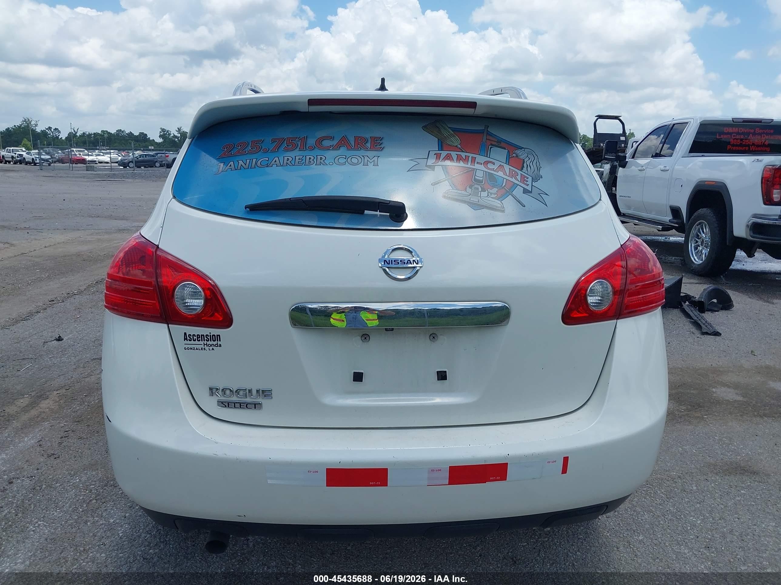 2014 Nissan Rogue Select S White vin: JN8AS5MT2EW618915