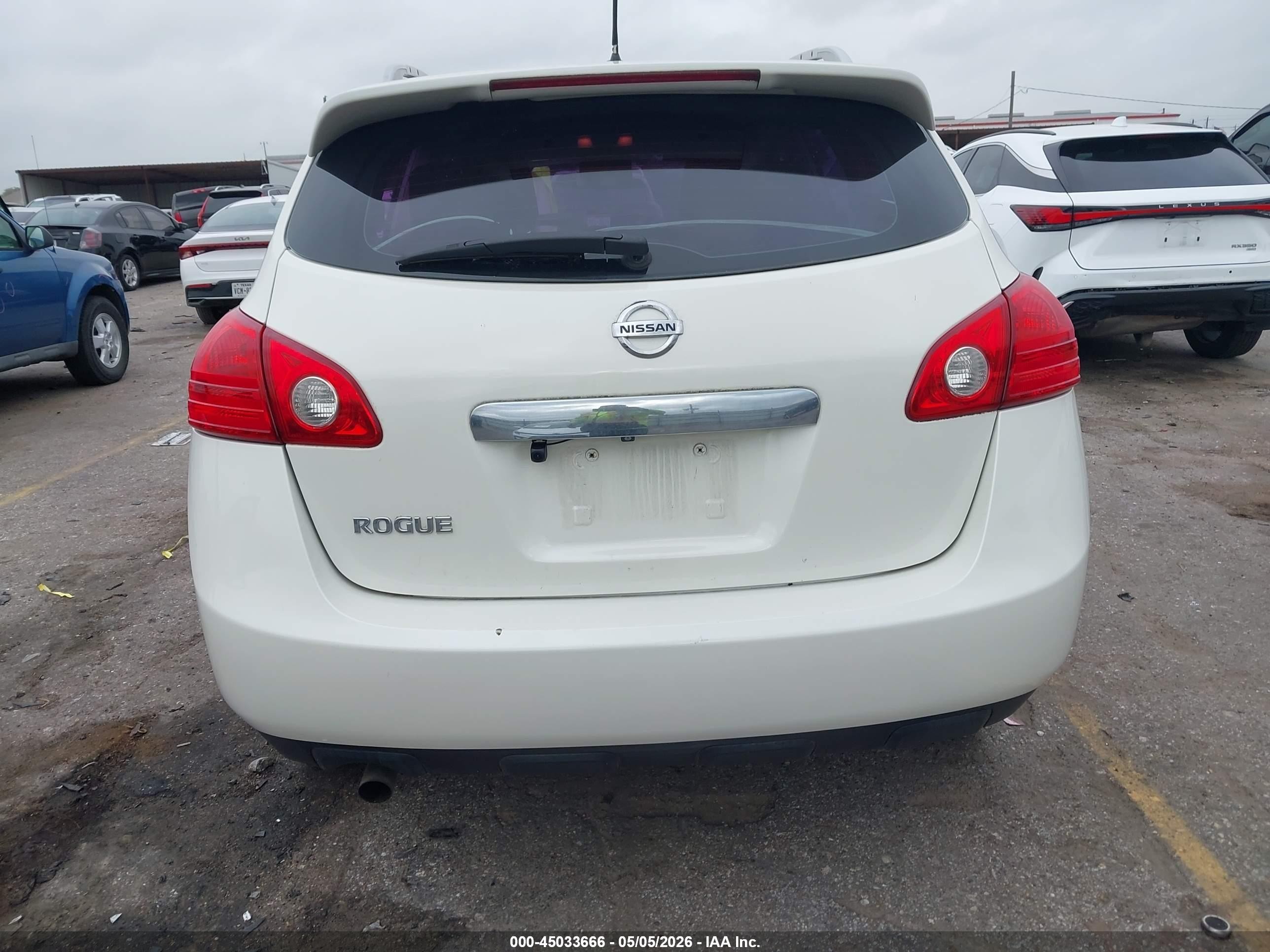 2014 Nissan Rogue Select S White vin: JN8AS5MT2EW625296