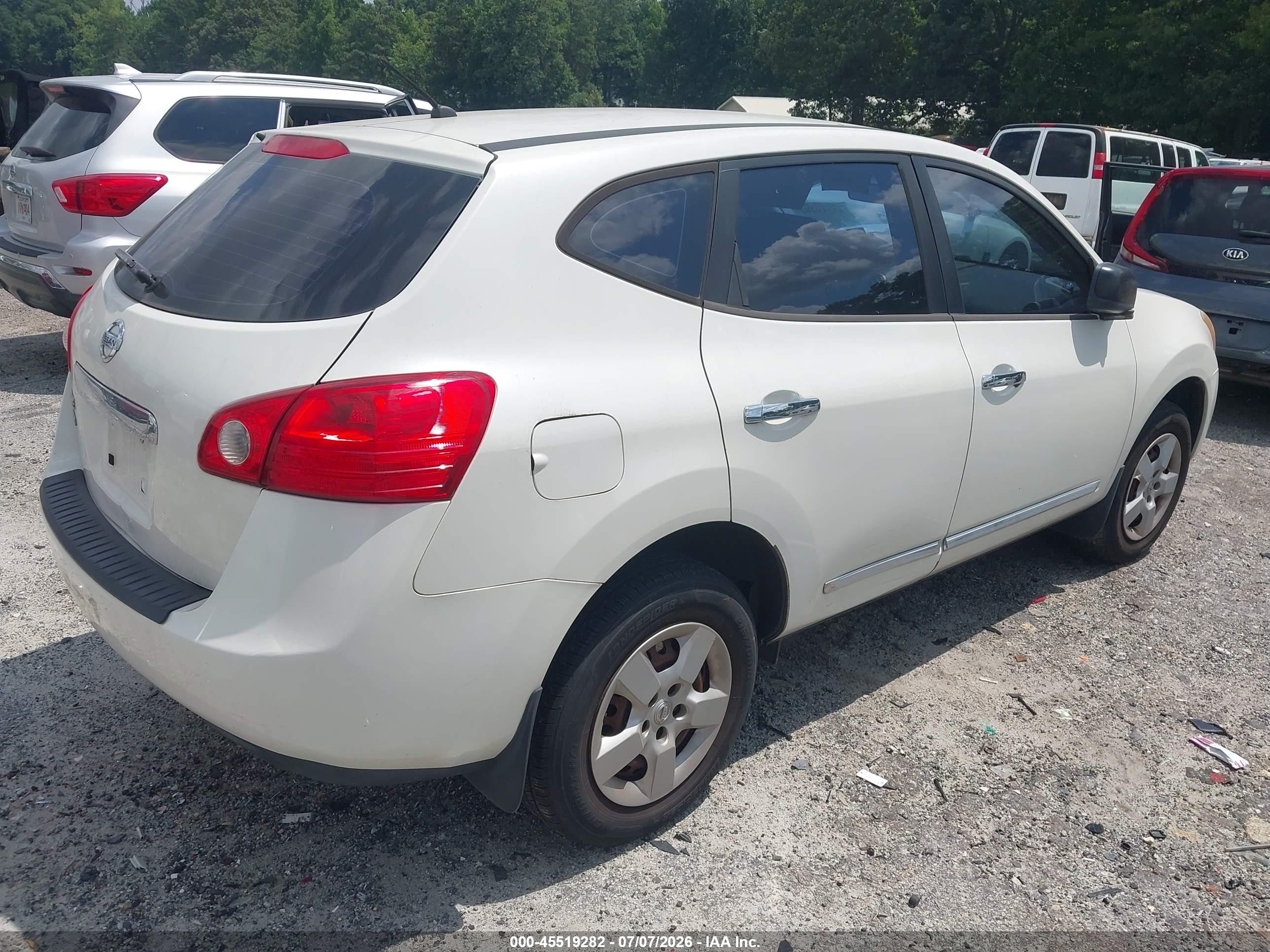2015 Nissan Rogue Select S White vin: JN8AS5MT2FW154879