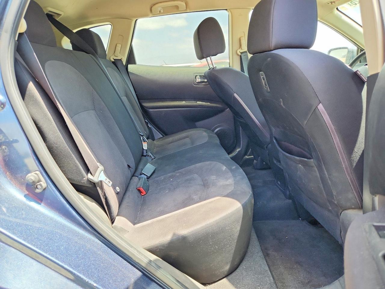 2015 Nissan Rogue Select S Silver vin: JN8AS5MT2FW163842