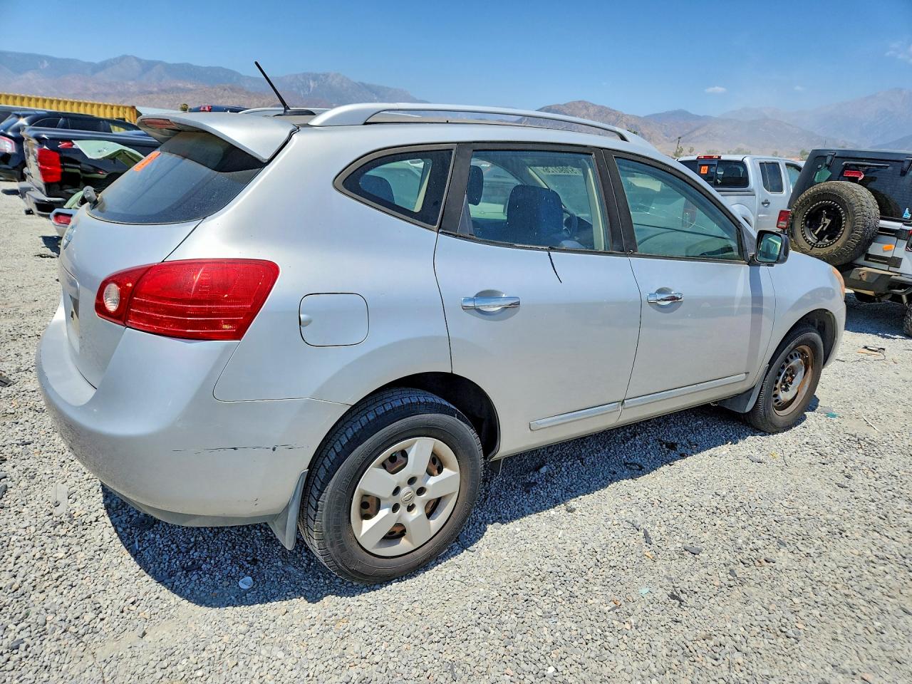2015 Nissan Rogue Select S Silver vin: JN8AS5MT2FW164179