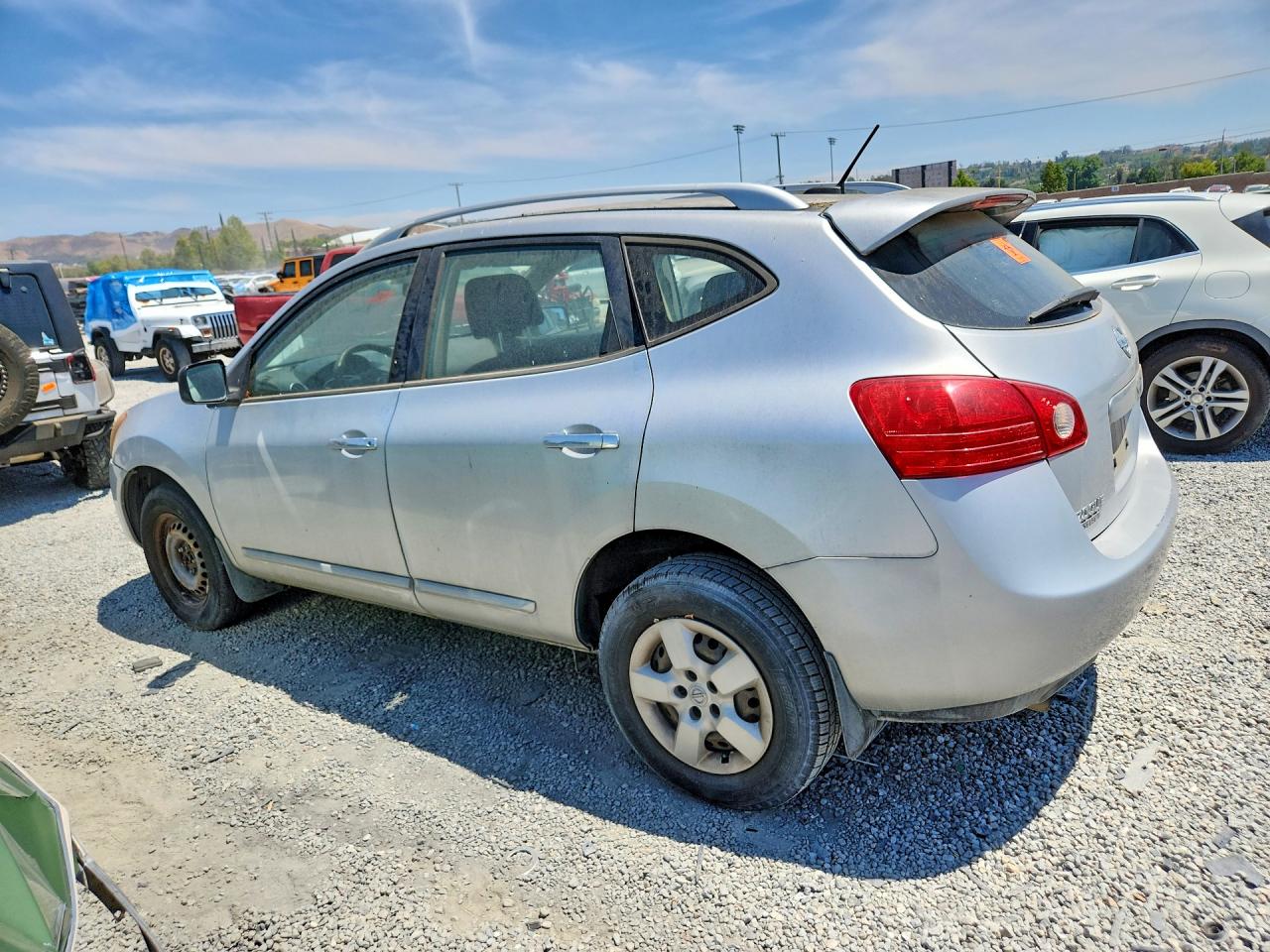 2015 Nissan Rogue Select S Silver vin: JN8AS5MT2FW164179