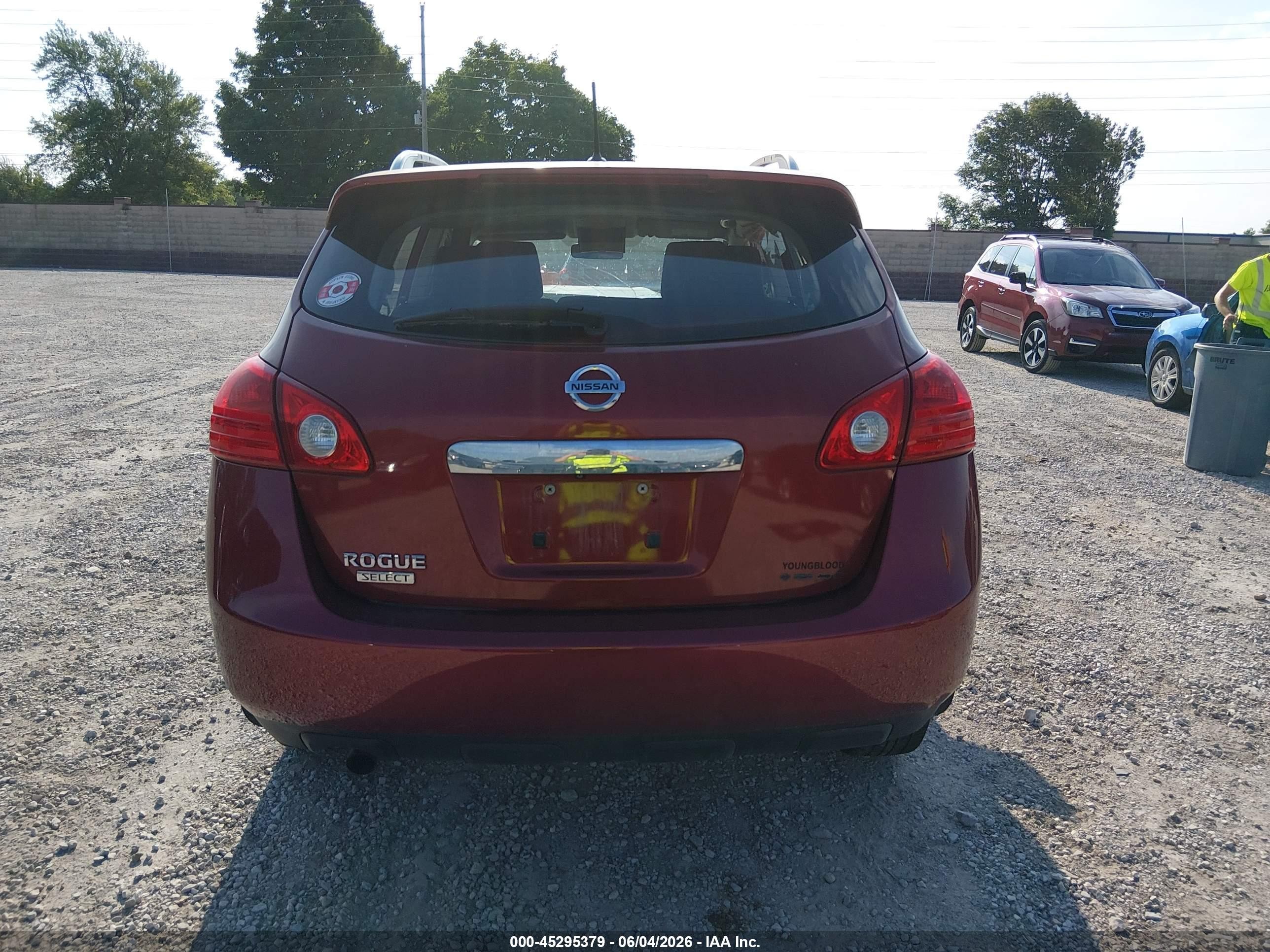 2015 Nissan Rogue Select S Red vin: JN8AS5MT2FW651396