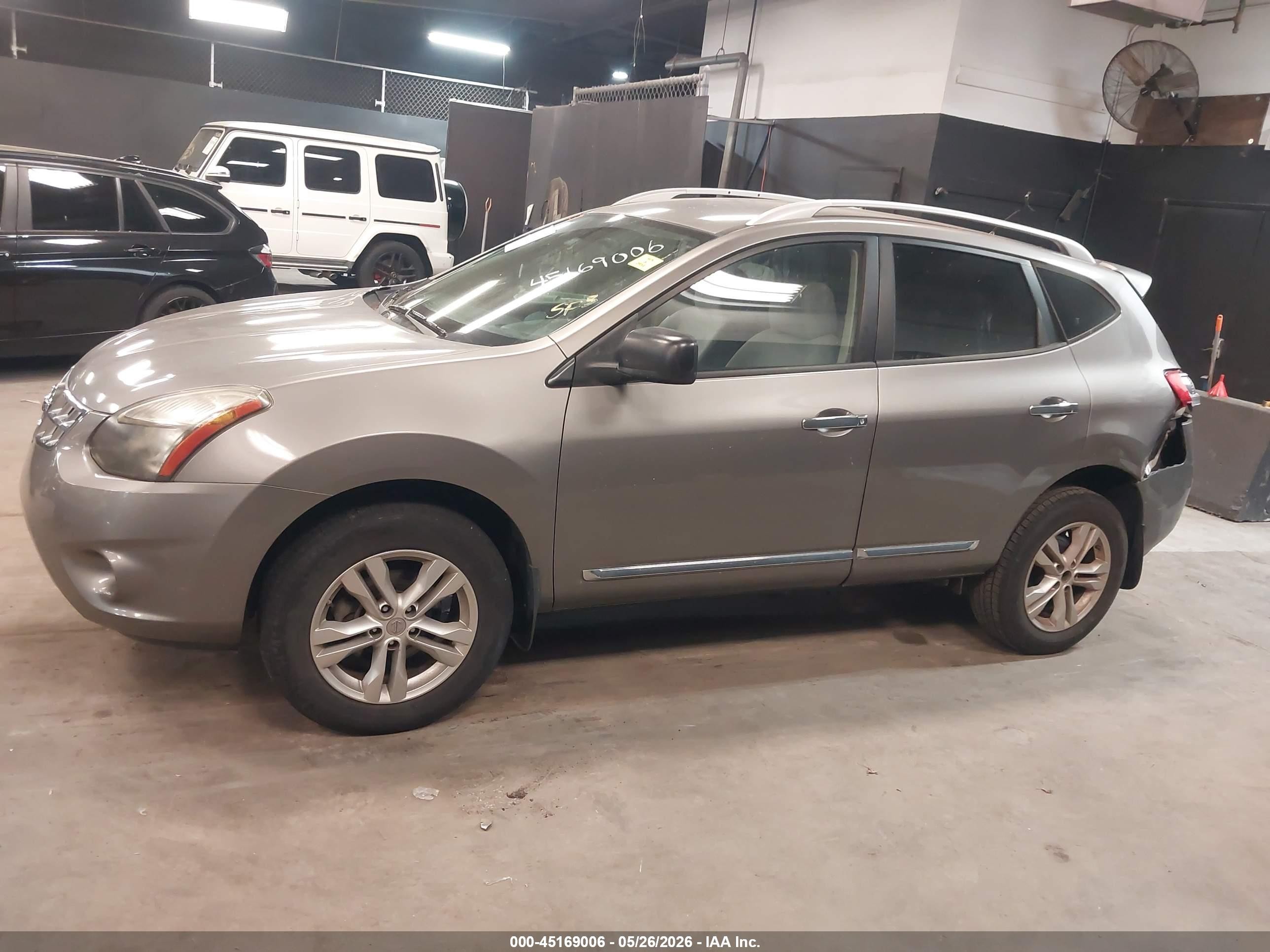 2015 Nissan Rogue Select S Серый vin: JN8AS5MT2FW662625