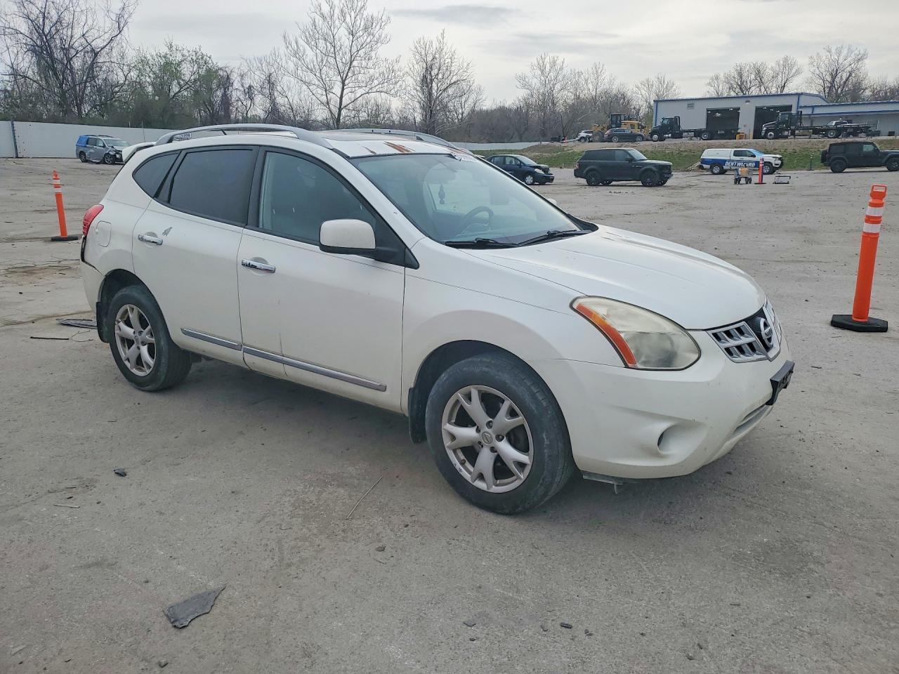 2011 Nissan Rogue S White vin: JN8AS5MT3BW186072