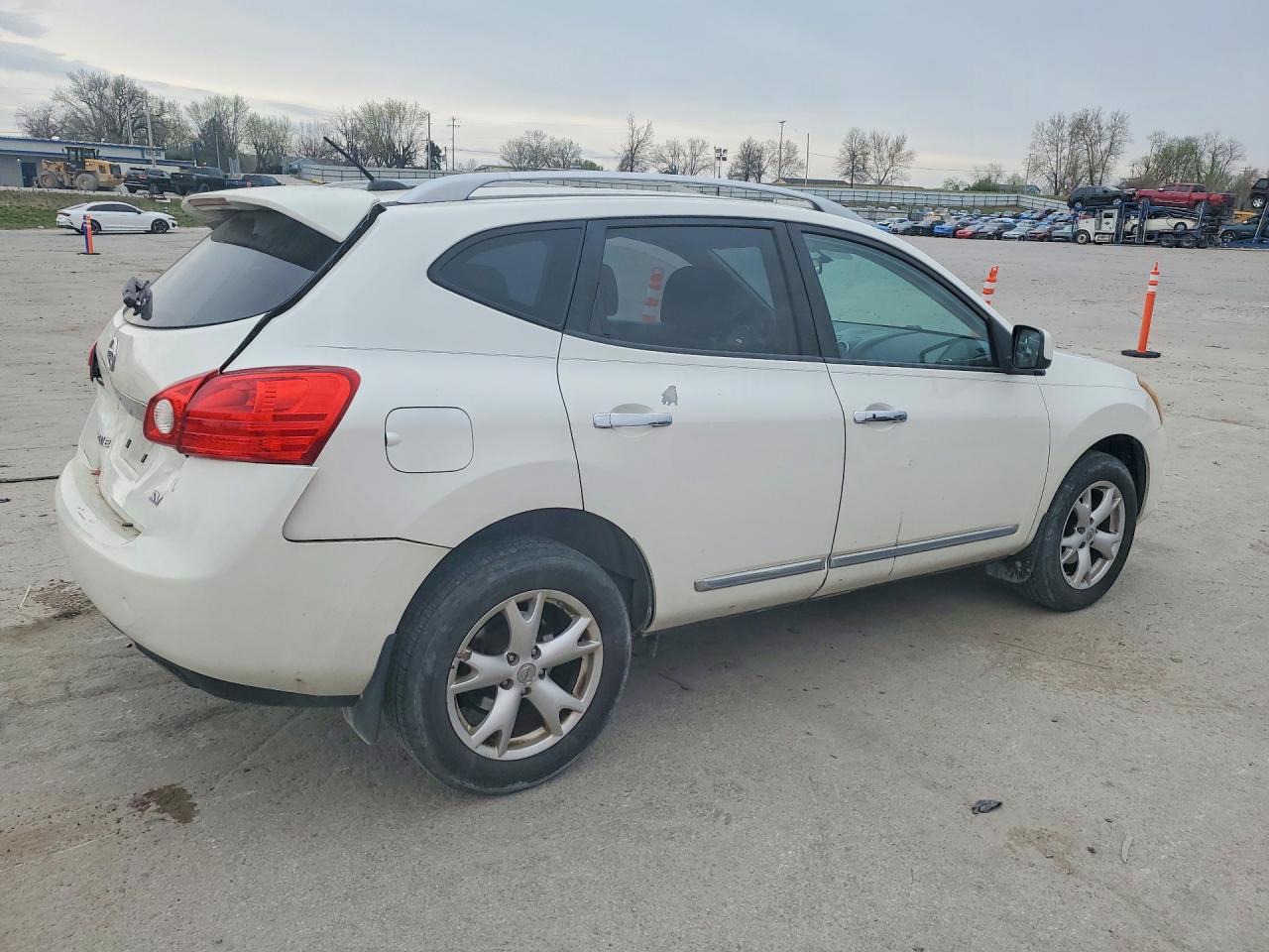 2011 Nissan Rogue S White vin: JN8AS5MT3BW186072