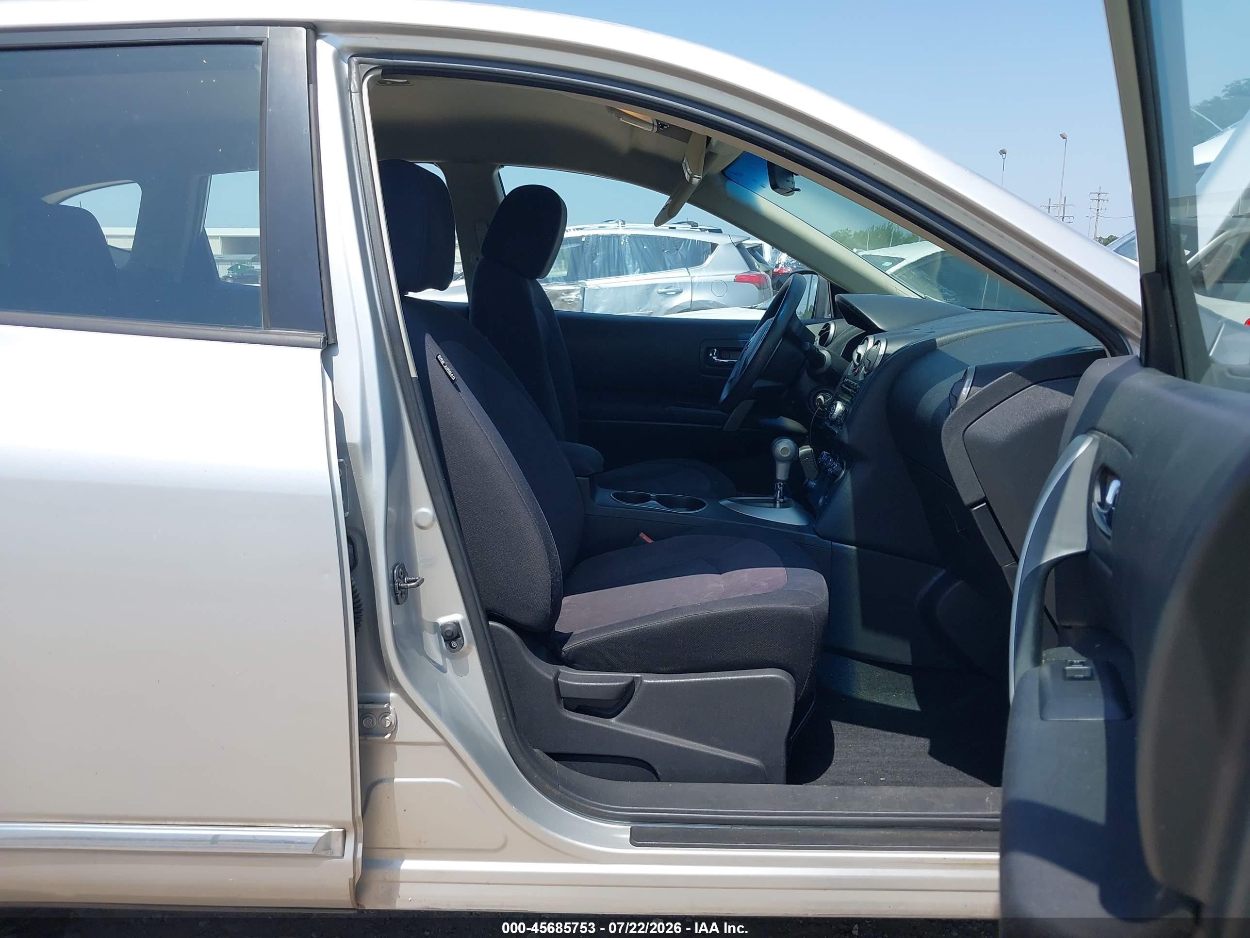 2011 Nissan Rogue S Серебряный vin: JN8AS5MT3BW568988