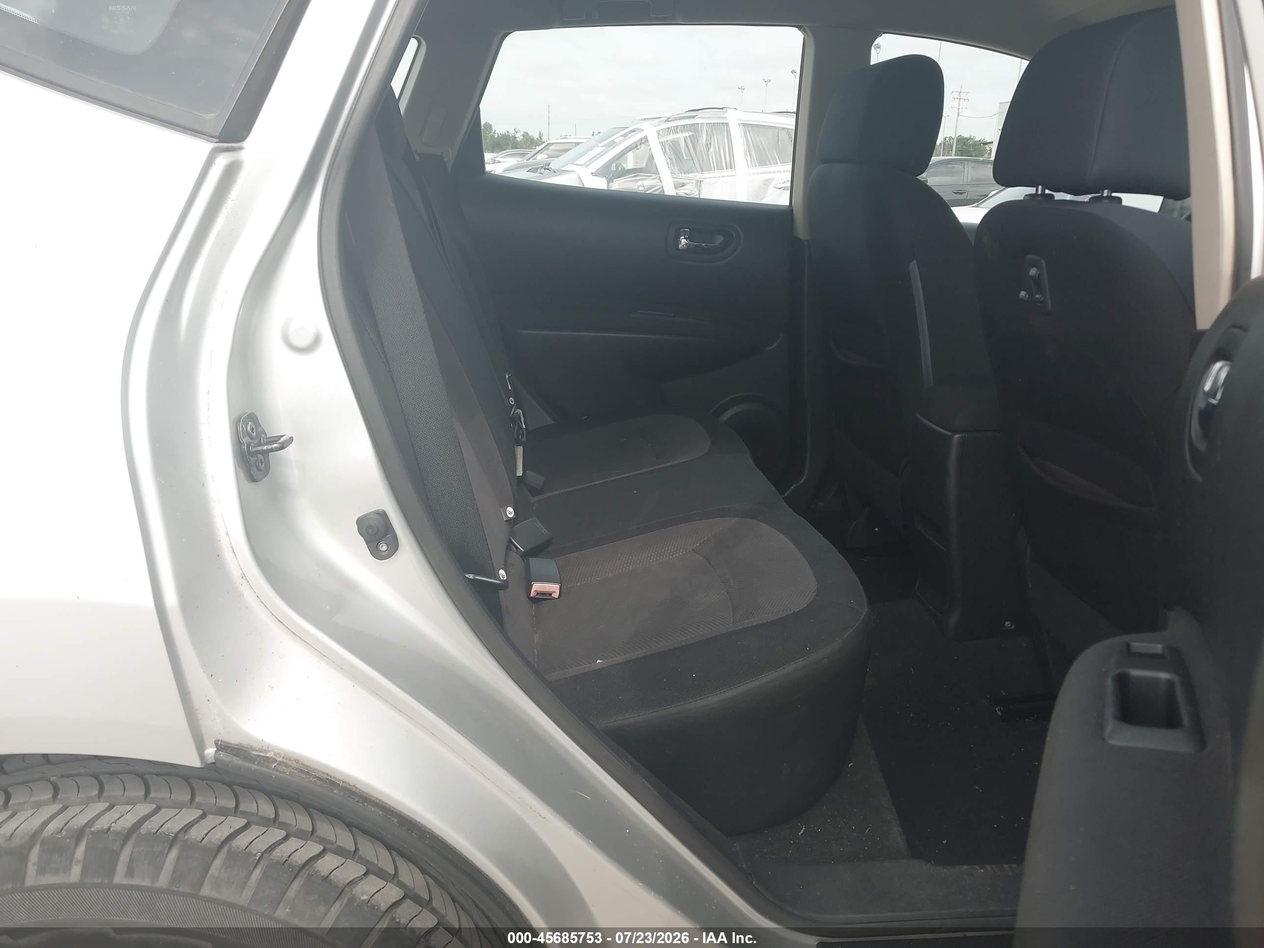 2011 Nissan Rogue S Серебряный vin: JN8AS5MT3BW568988