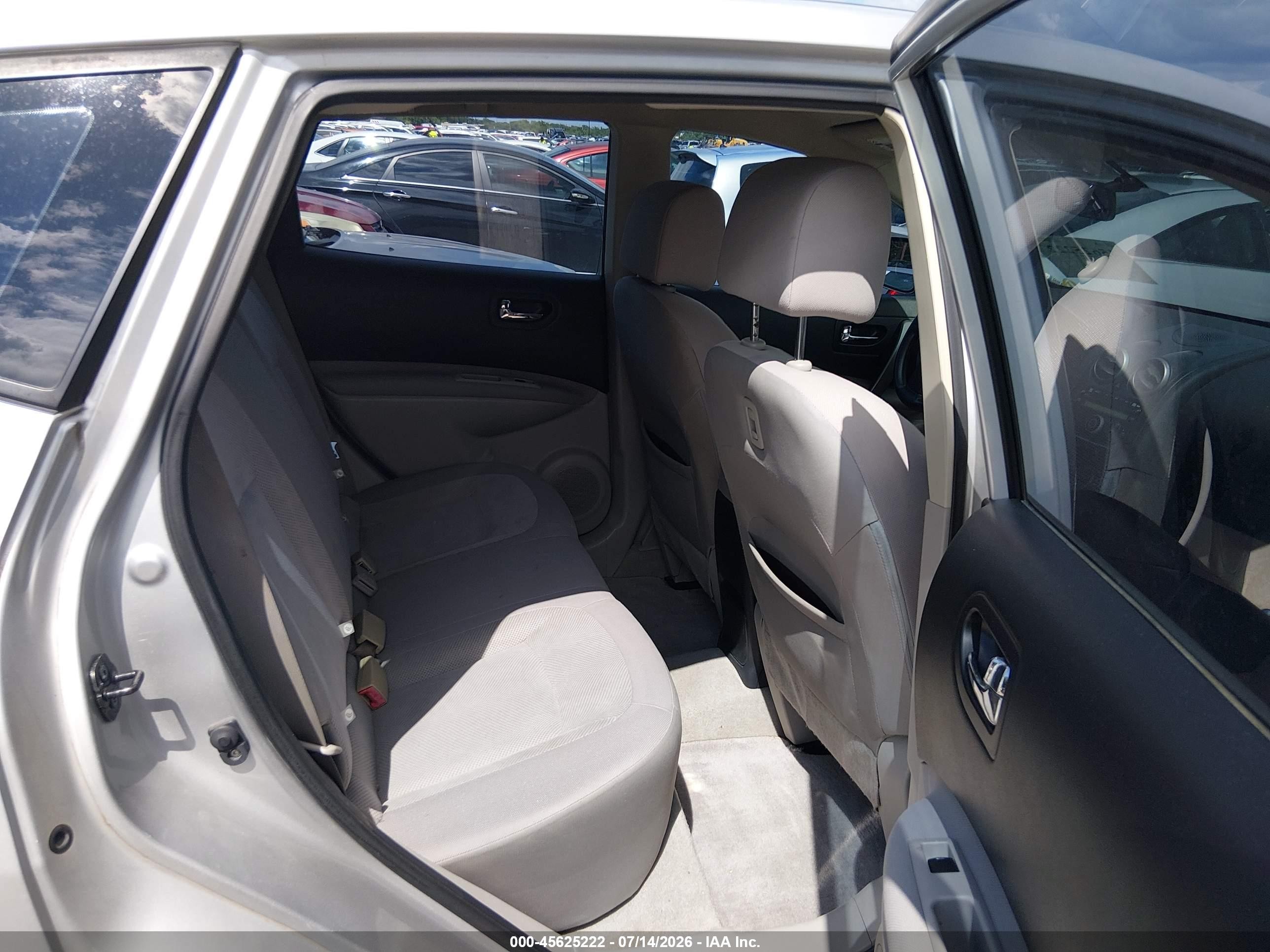 2011 Nissan Rogue S Silver vin: JN8AS5MT3BW573379