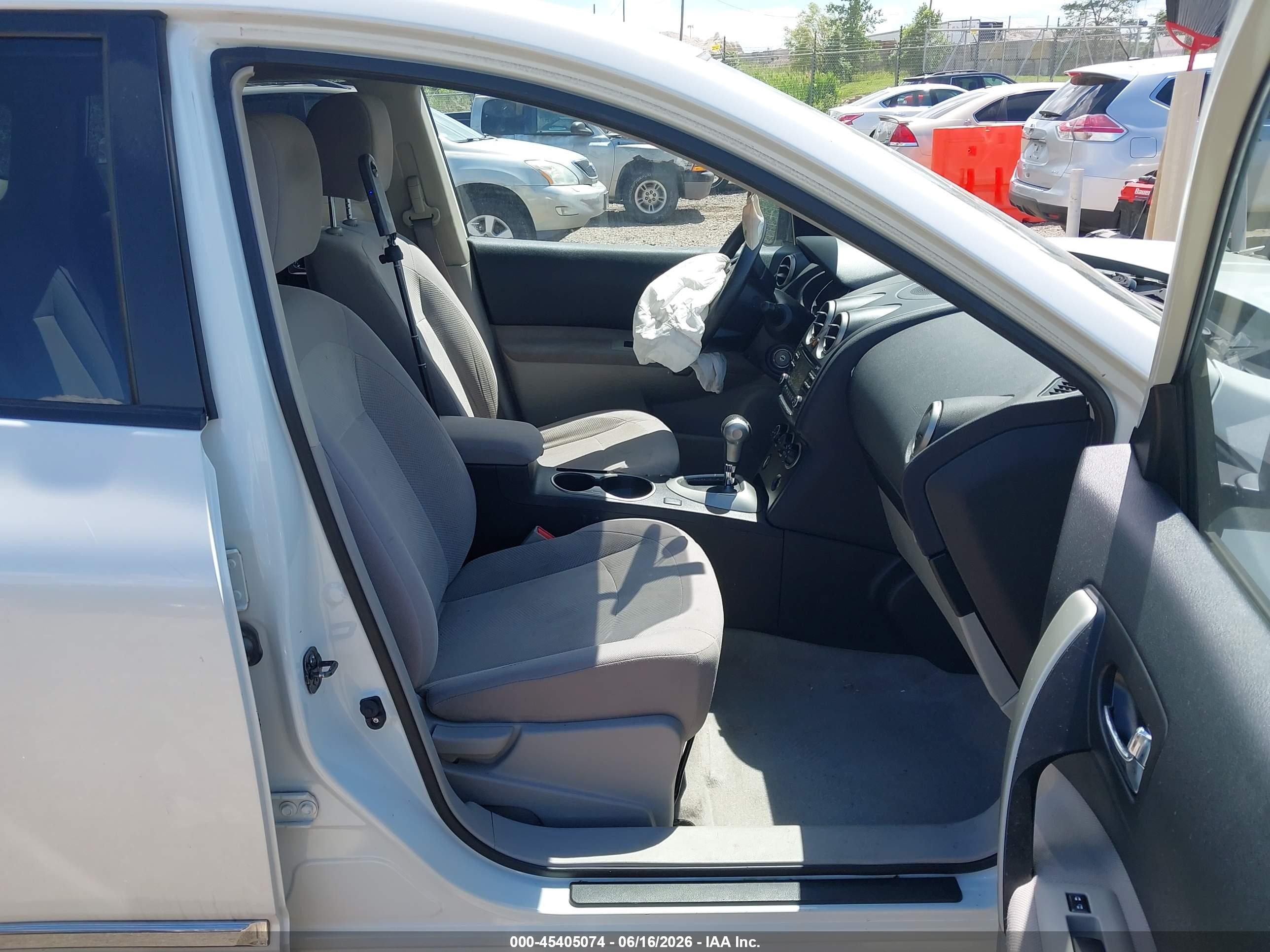 2013 Nissan Rogue S White vin: JN8AS5MT3DW004664