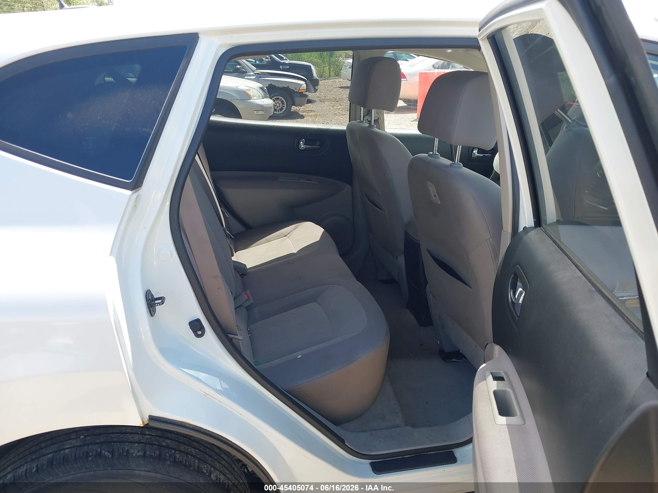 2013 Nissan Rogue S White vin: JN8AS5MT3DW004664