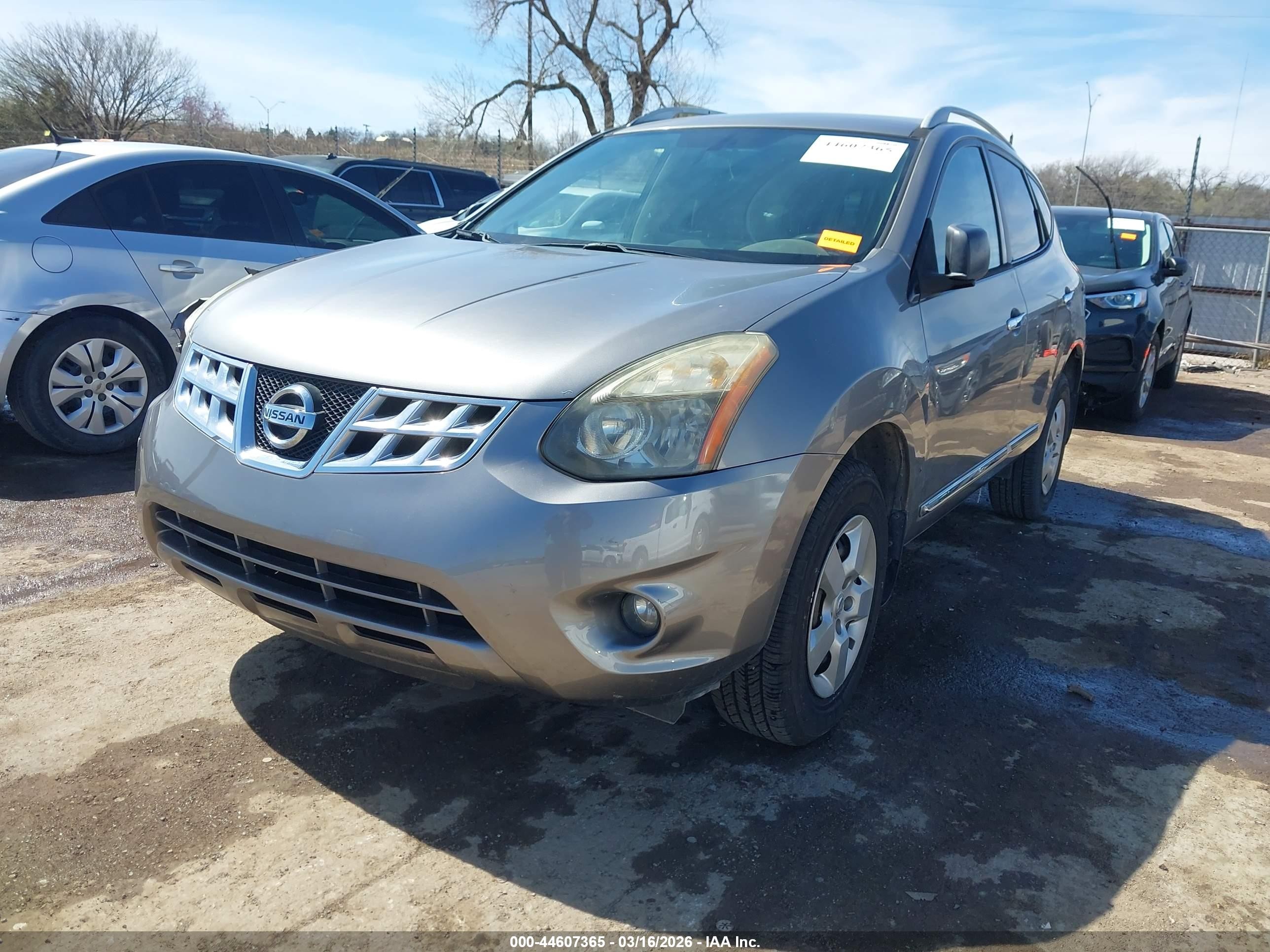 2014 Nissan Rogue Select S Silver vin: JN8AS5MT3EW608653