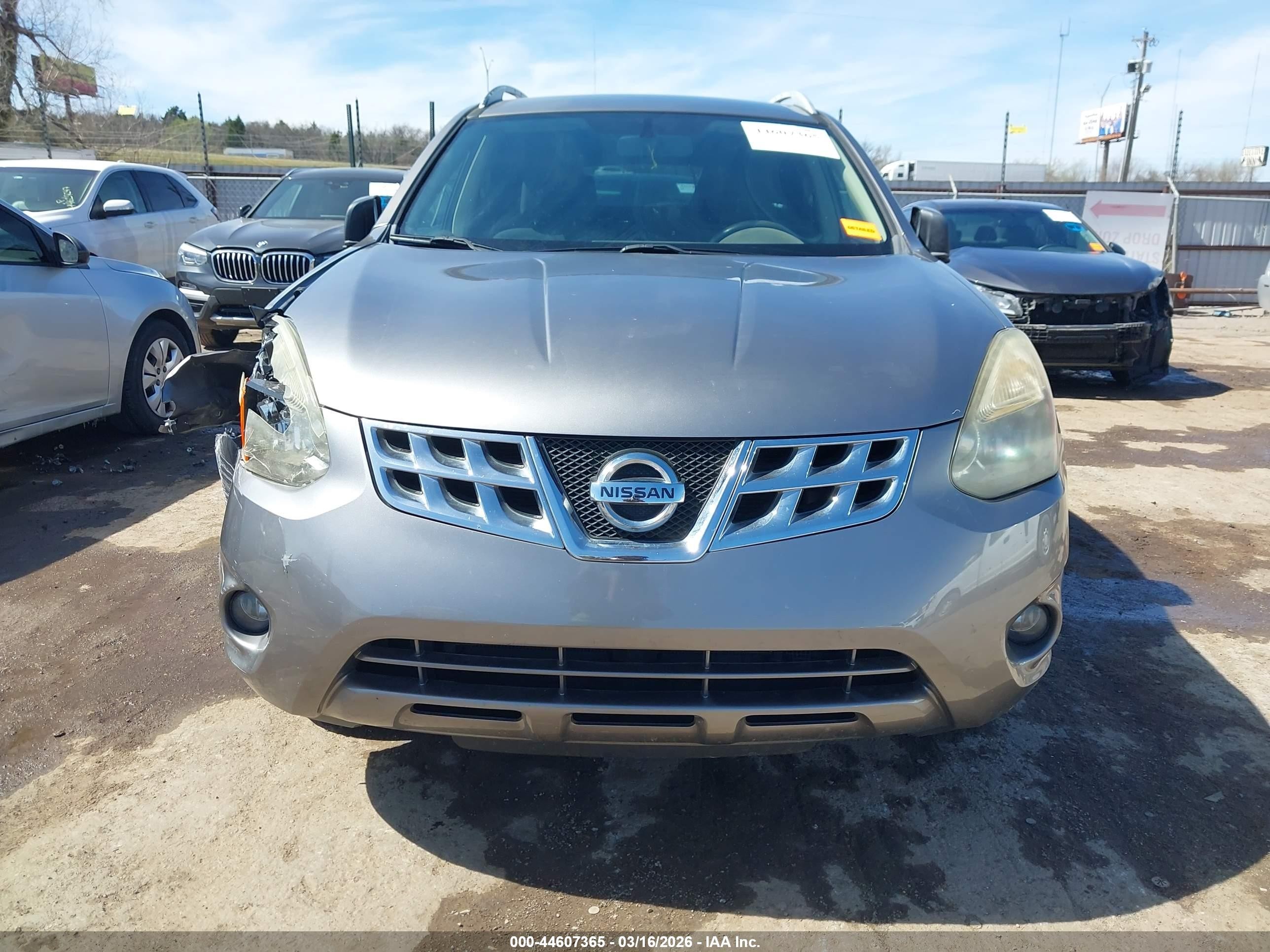 2014 Nissan Rogue Select S Silver vin: JN8AS5MT3EW608653
