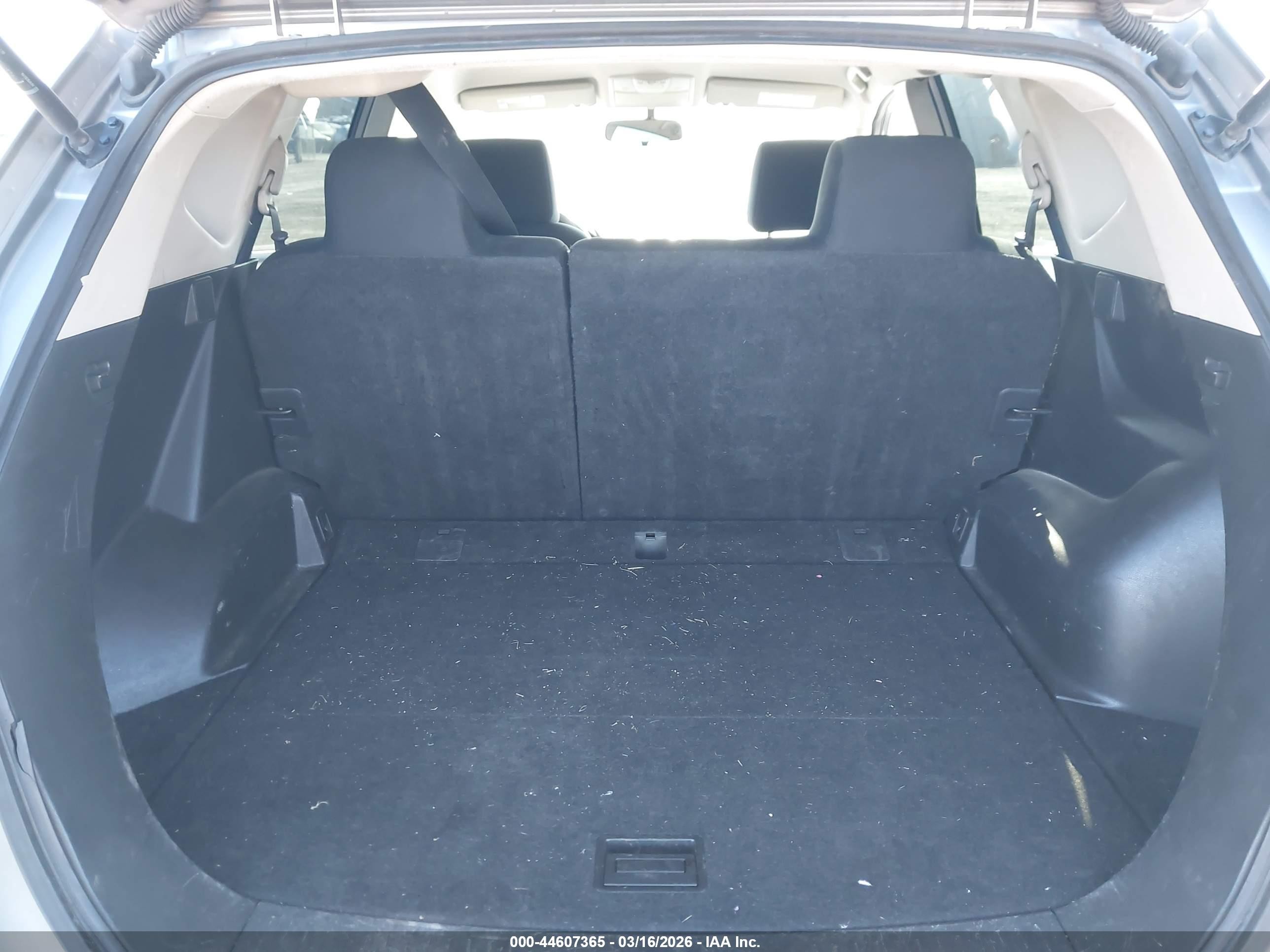 2014 Nissan Rogue Select S Silver vin: JN8AS5MT3EW608653