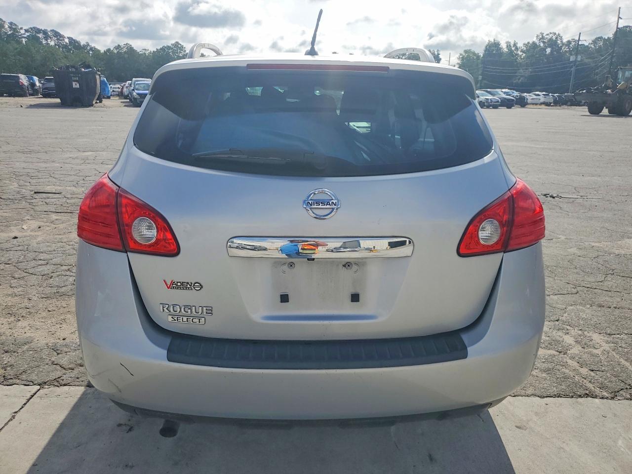 2014 Nissan Rogue Select S Silver vin: JN8AS5MT3EW613061